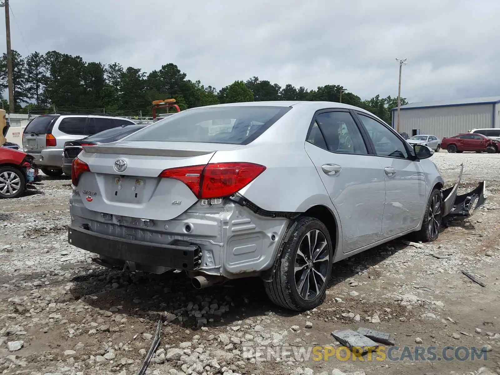 4 Photograph of a damaged car 2T1BURHE6KC215814 TOYOTA COROLLA 2019