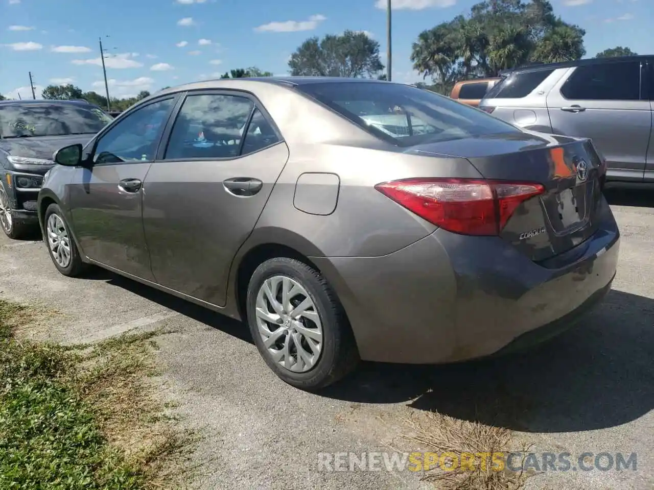 3 Photograph of a damaged car 2T1BURHE6KC217028 TOYOTA COROLLA 2019