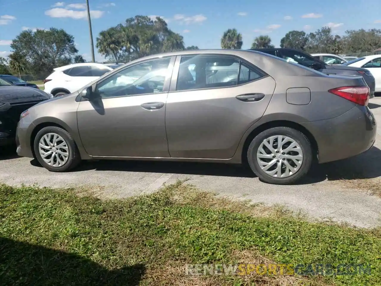 9 Photograph of a damaged car 2T1BURHE6KC217028 TOYOTA COROLLA 2019