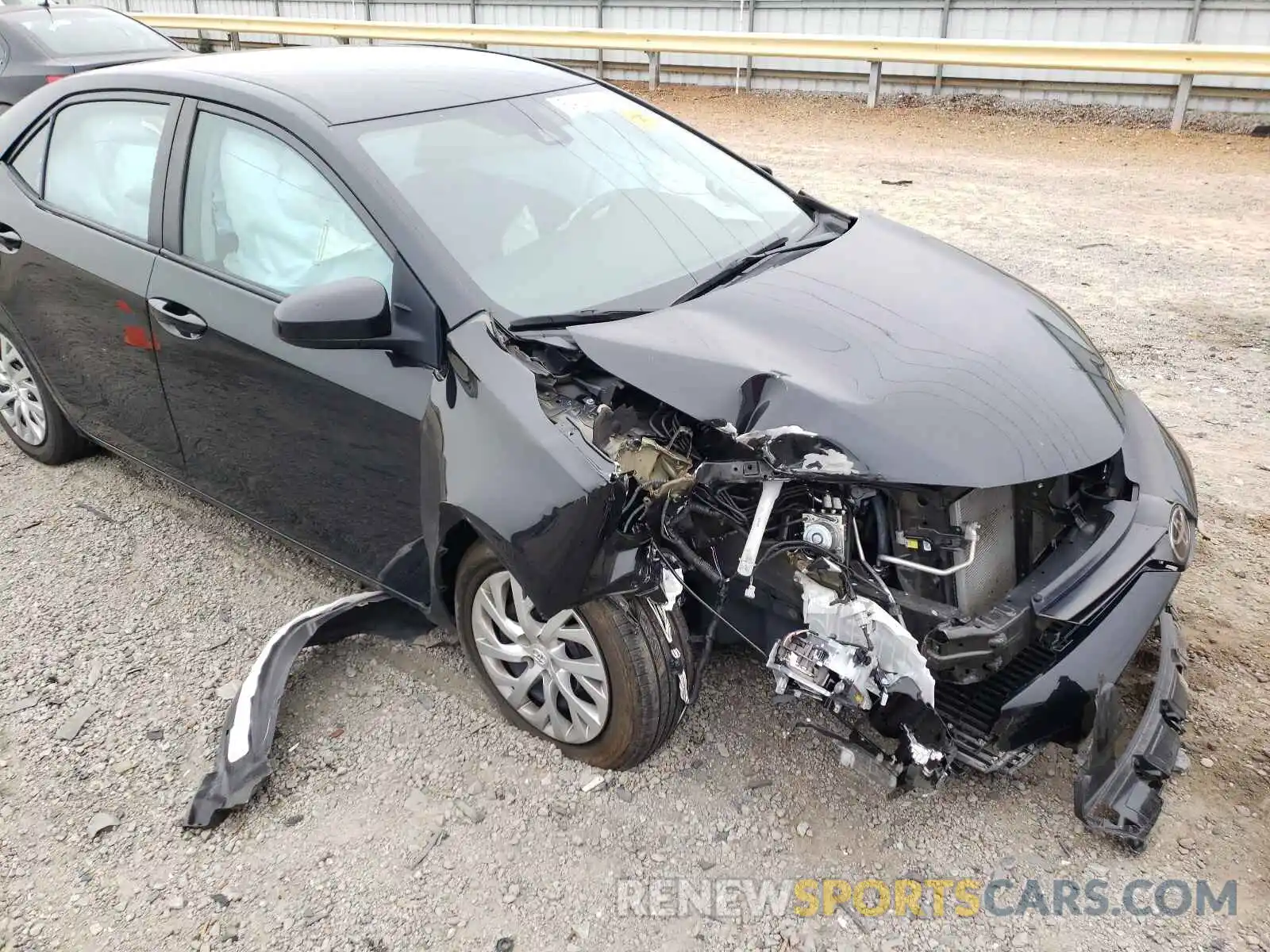 9 Photograph of a damaged car 2T1BURHE6KC217336 TOYOTA COROLLA 2019