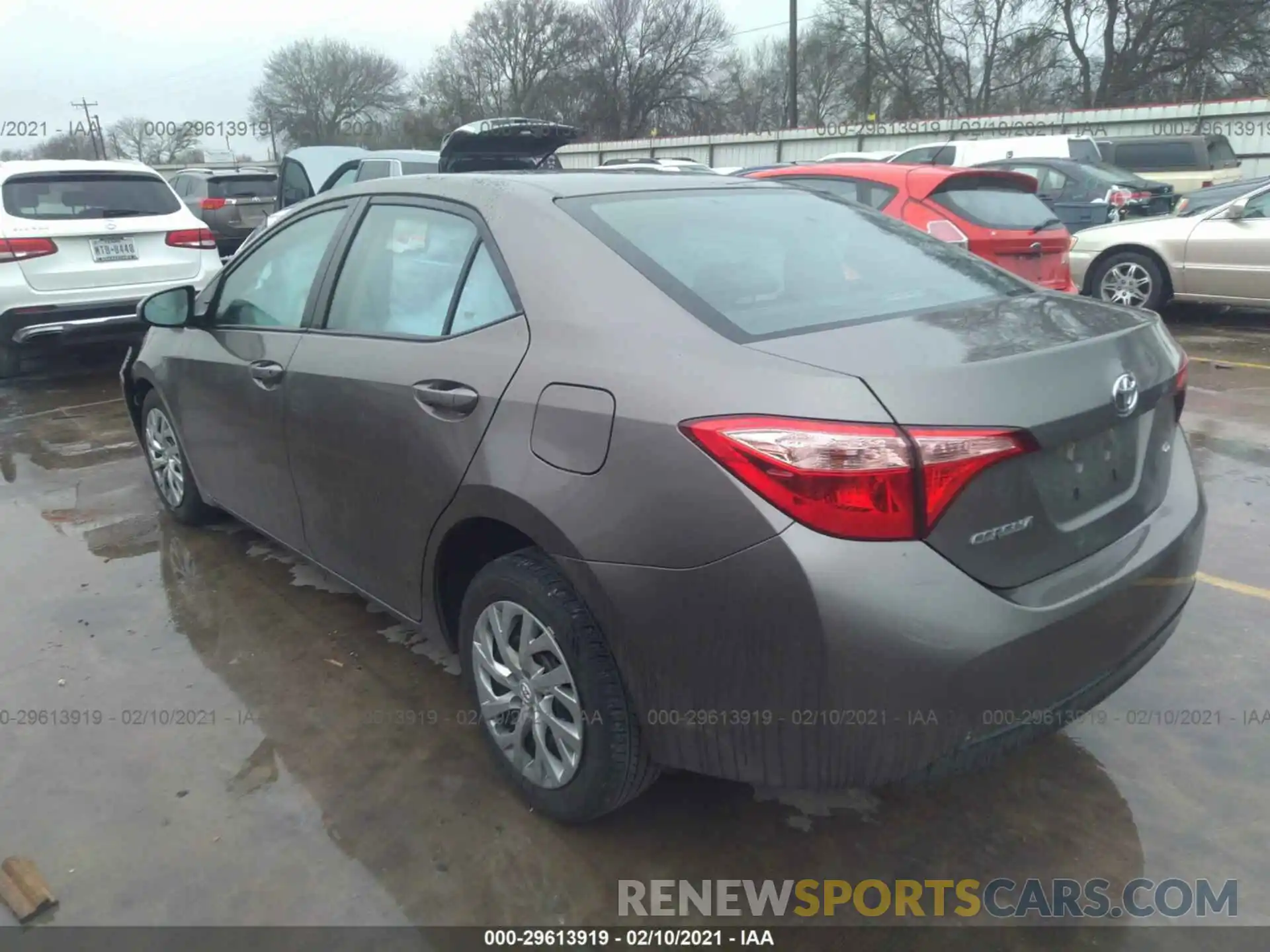 3 Photograph of a damaged car 2T1BURHE6KC217420 TOYOTA COROLLA 2019