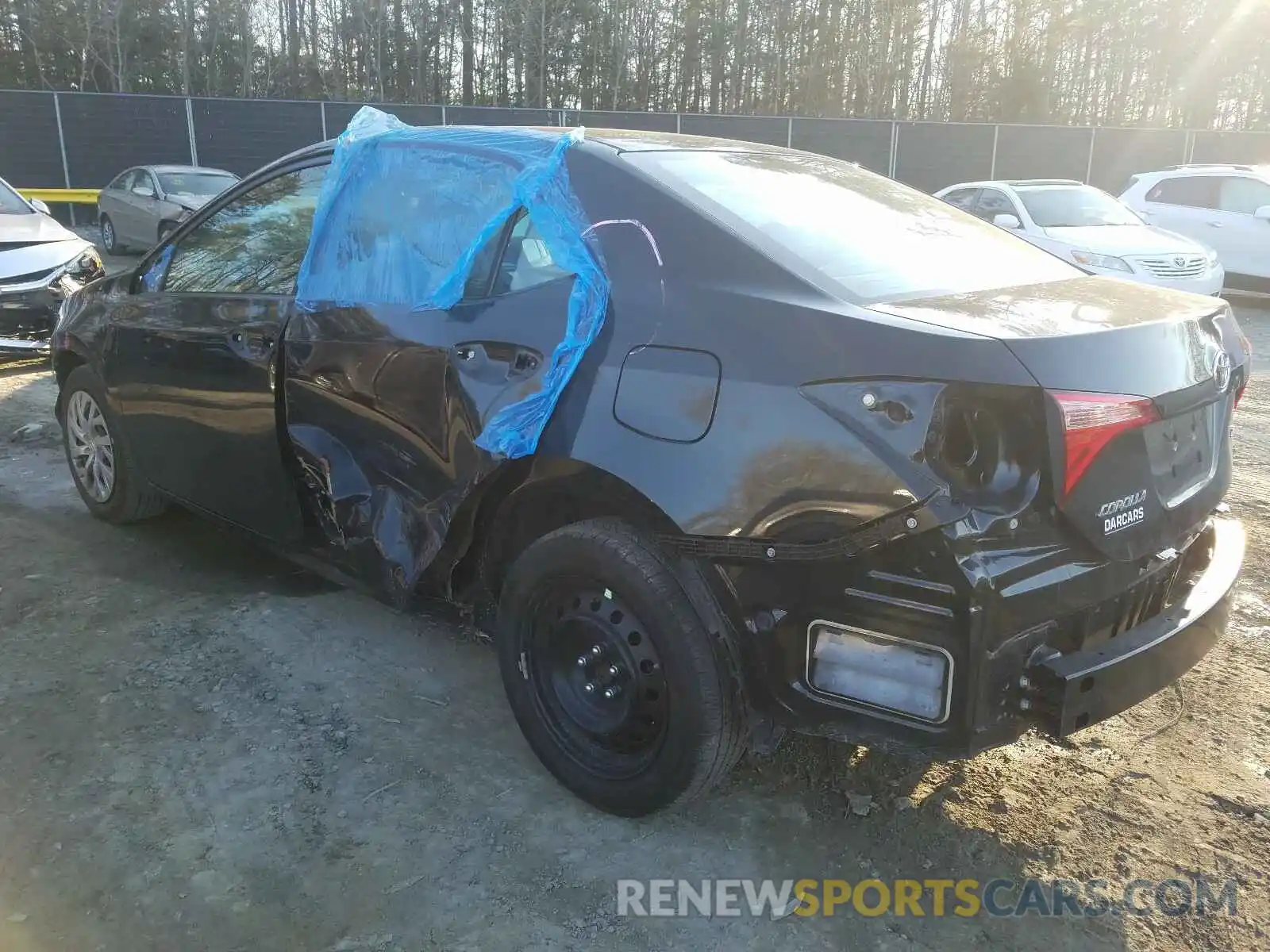 3 Photograph of a damaged car 2T1BURHE6KC218874 TOYOTA COROLLA 2019