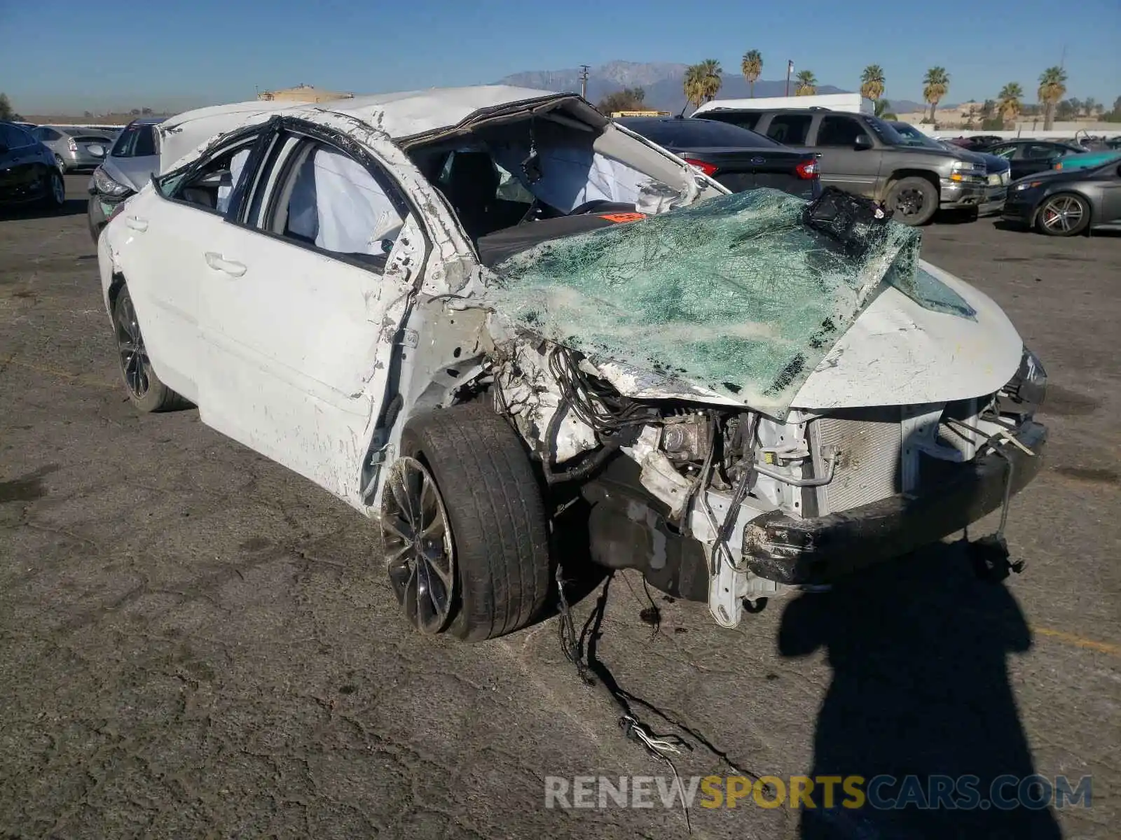 1 Photograph of a damaged car 2T1BURHE6KC219474 TOYOTA COROLLA 2019