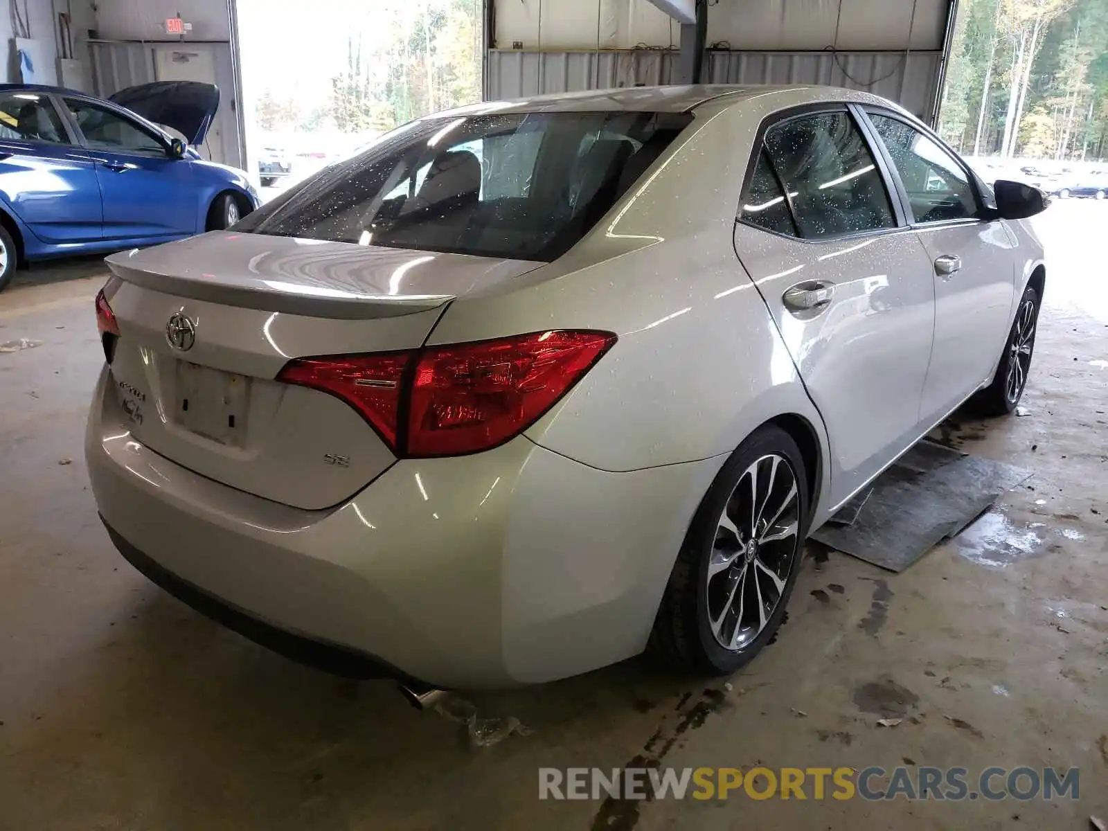 4 Photograph of a damaged car 2T1BURHE6KC221385 TOYOTA COROLLA 2019