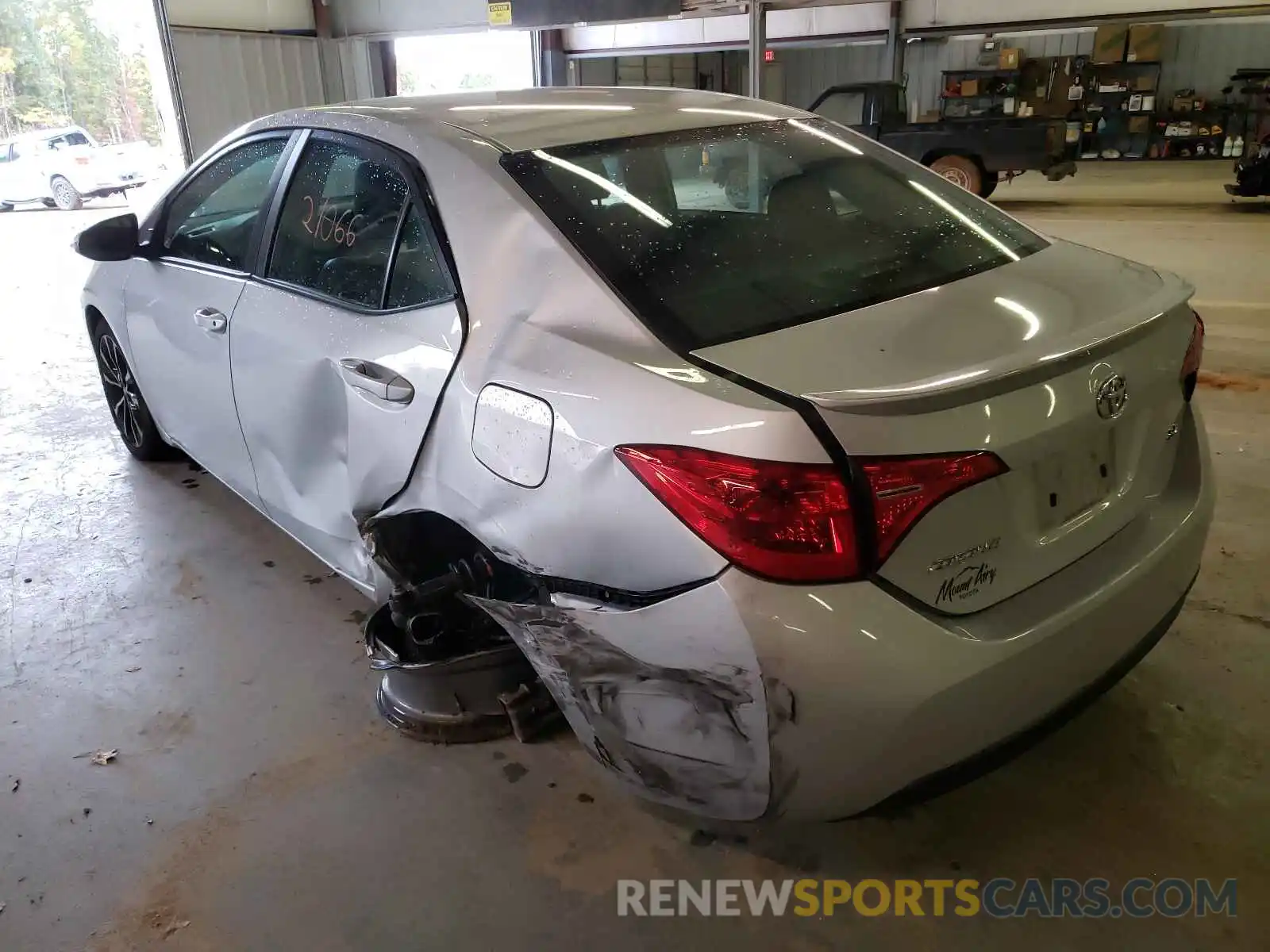 9 Photograph of a damaged car 2T1BURHE6KC221385 TOYOTA COROLLA 2019