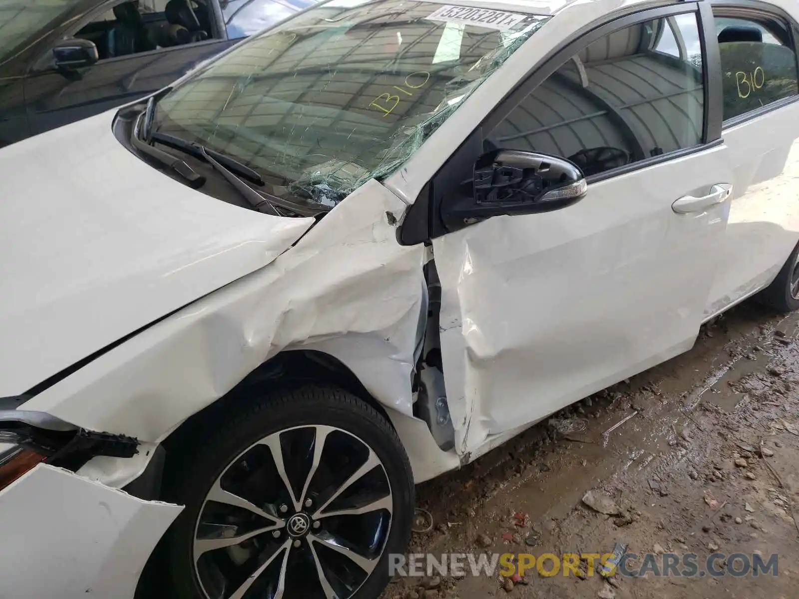 9 Photograph of a damaged car 2T1BURHE6KC222004 TOYOTA COROLLA 2019