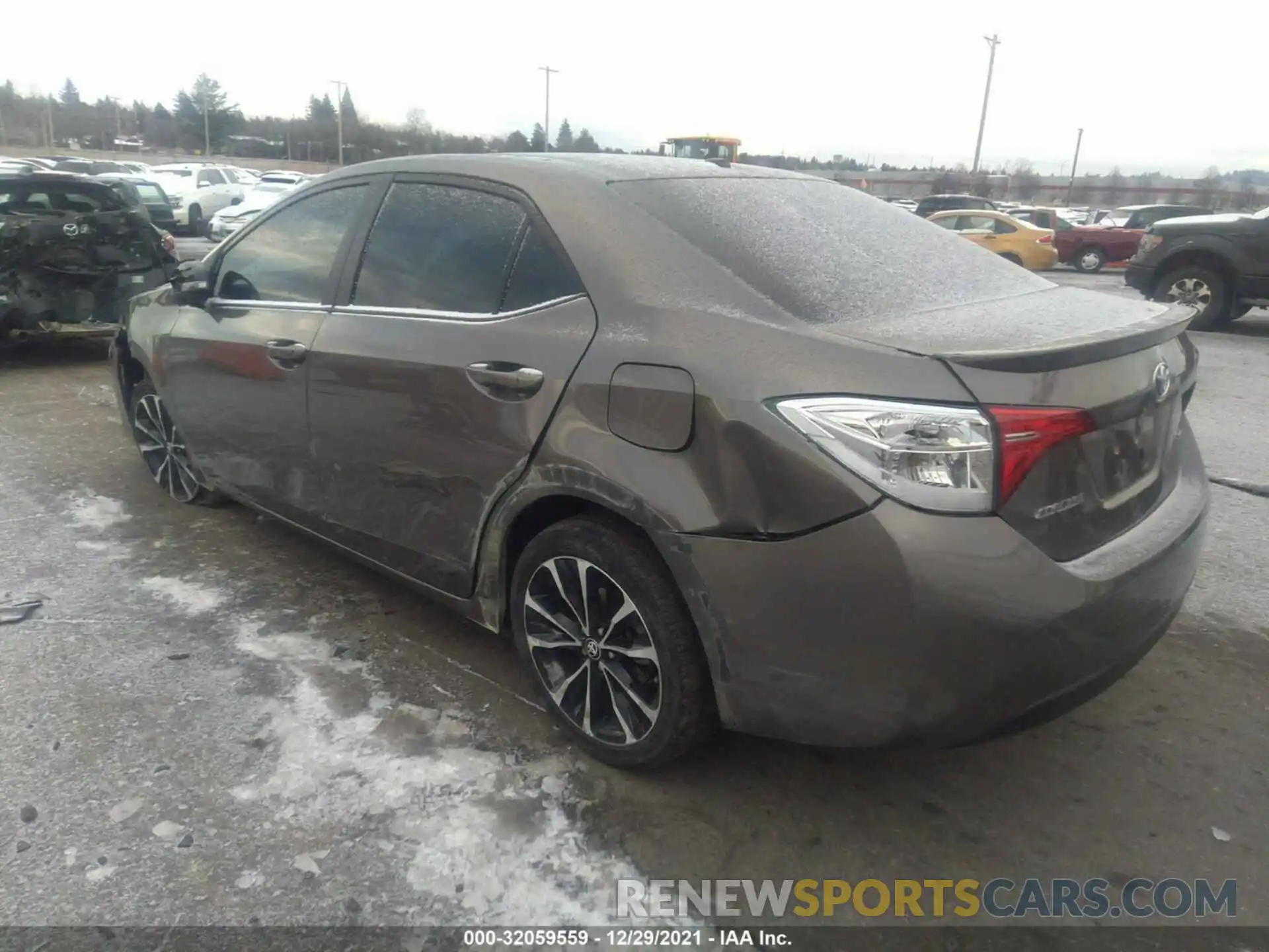 3 Photograph of a damaged car 2T1BURHE6KC222956 TOYOTA COROLLA 2019