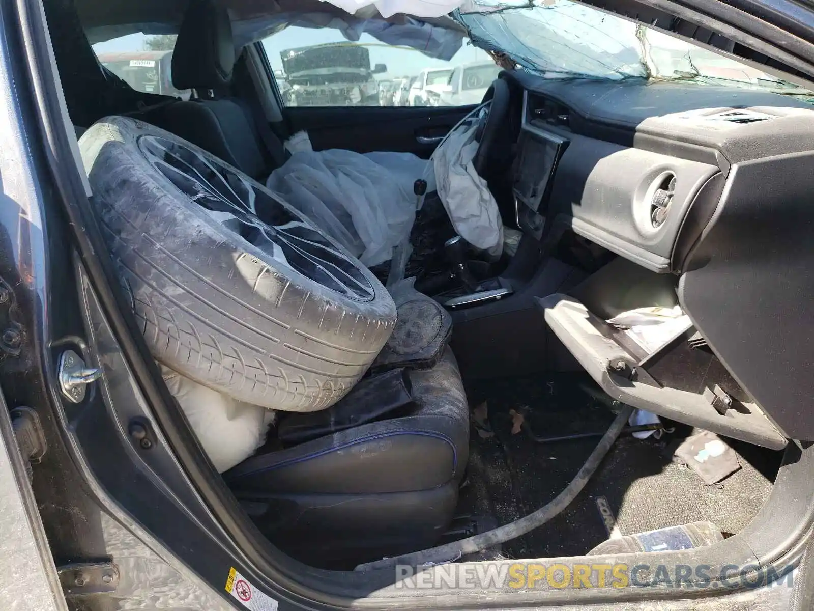 5 Photograph of a damaged car 2T1BURHE6KC223086 TOYOTA COROLLA 2019