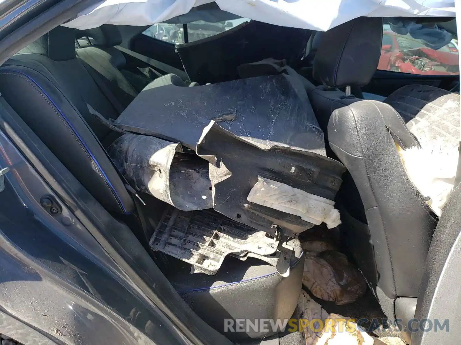 6 Photograph of a damaged car 2T1BURHE6KC223086 TOYOTA COROLLA 2019