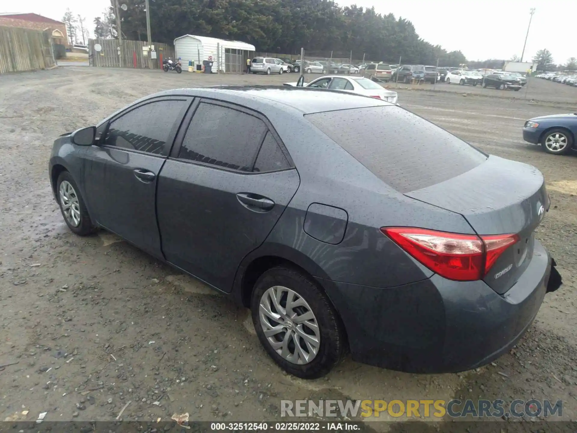 3 Photograph of a damaged car 2T1BURHE6KC223413 TOYOTA COROLLA 2019