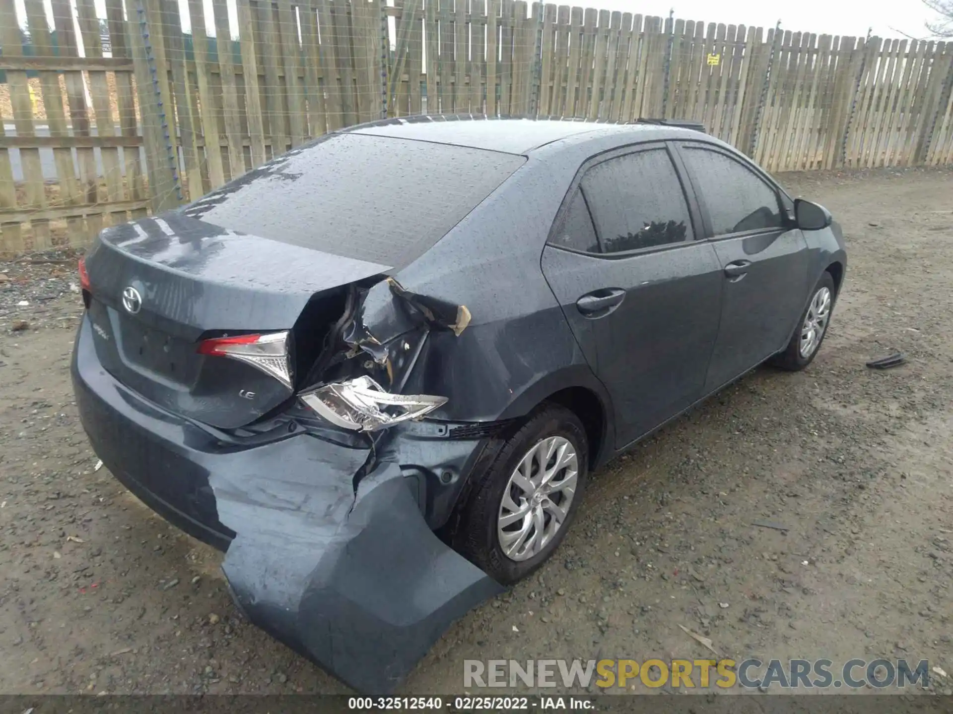 4 Photograph of a damaged car 2T1BURHE6KC223413 TOYOTA COROLLA 2019