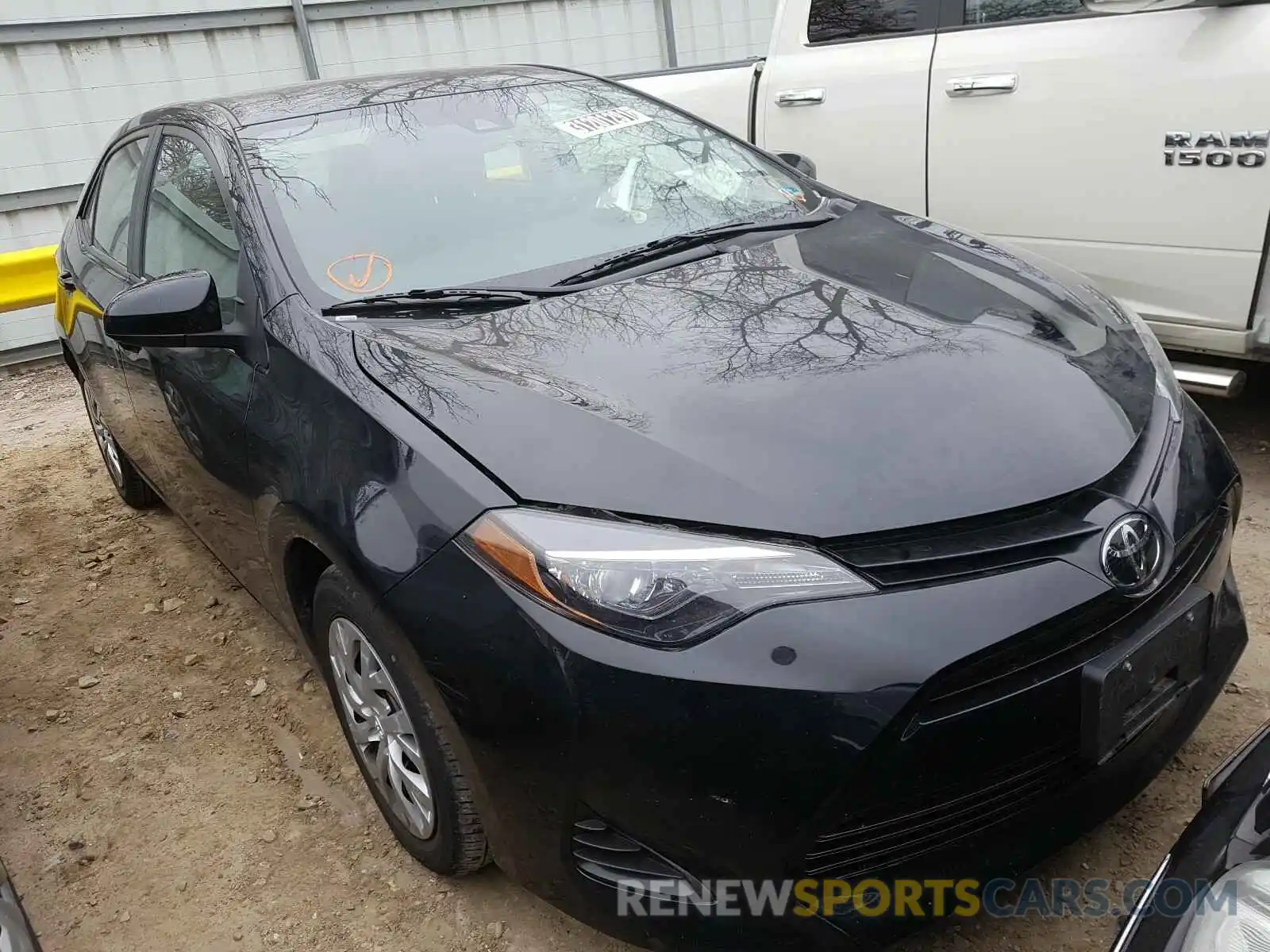 1 Photograph of a damaged car 2T1BURHE6KC223864 TOYOTA COROLLA 2019