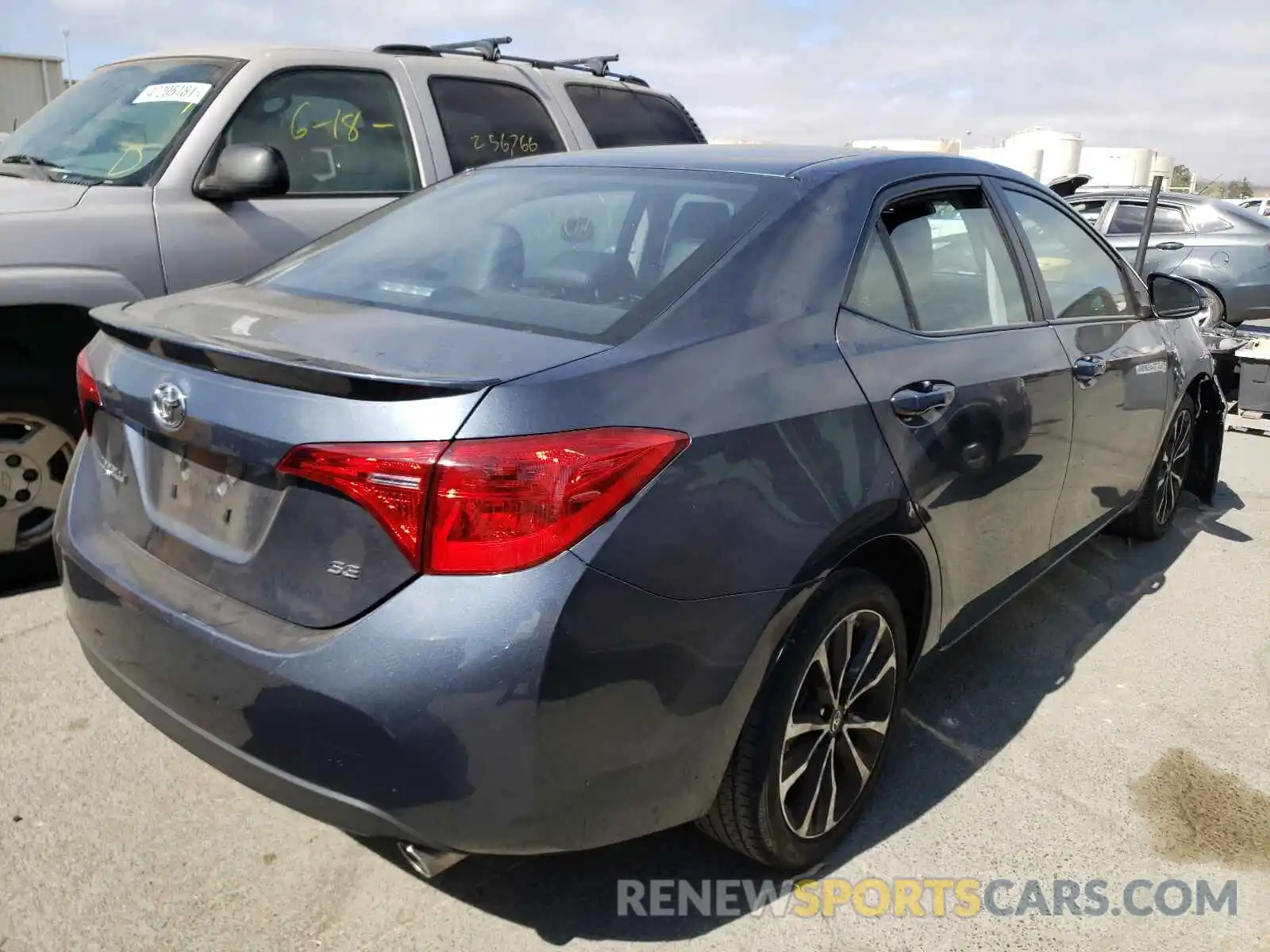 4 Photograph of a damaged car 2T1BURHE6KC223895 TOYOTA COROLLA 2019