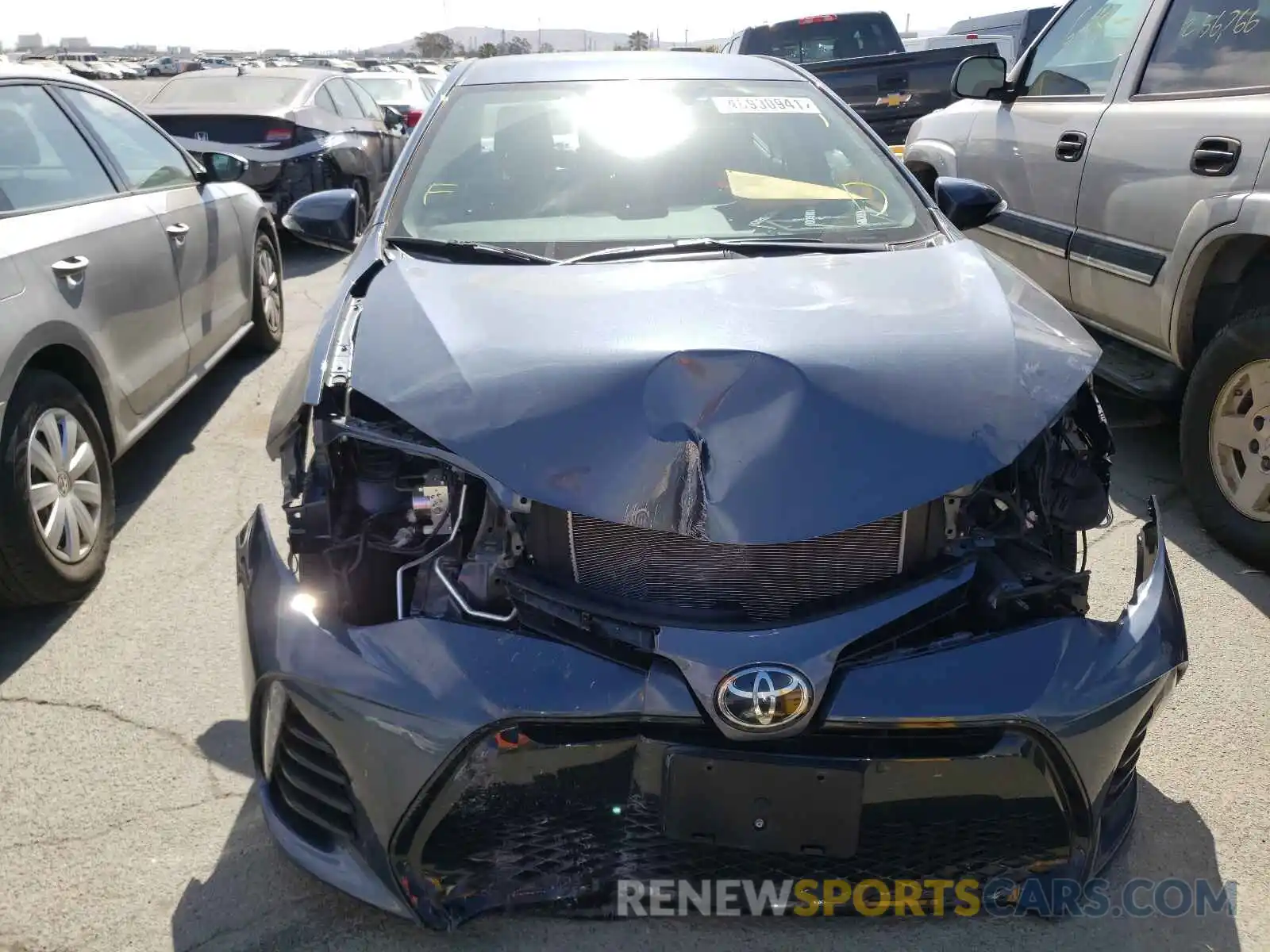 9 Photograph of a damaged car 2T1BURHE6KC223895 TOYOTA COROLLA 2019