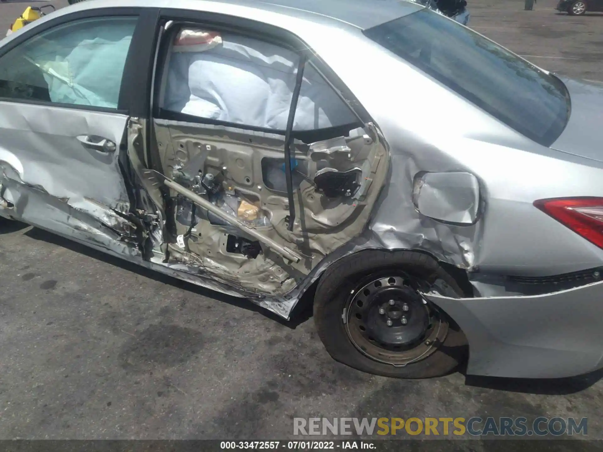 6 Photograph of a damaged car 2T1BURHE6KC224514 TOYOTA COROLLA 2019