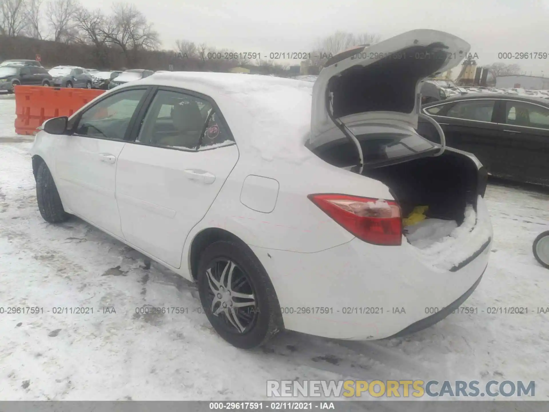 3 Photograph of a damaged car 2T1BURHE6KC226456 TOYOTA COROLLA 2019