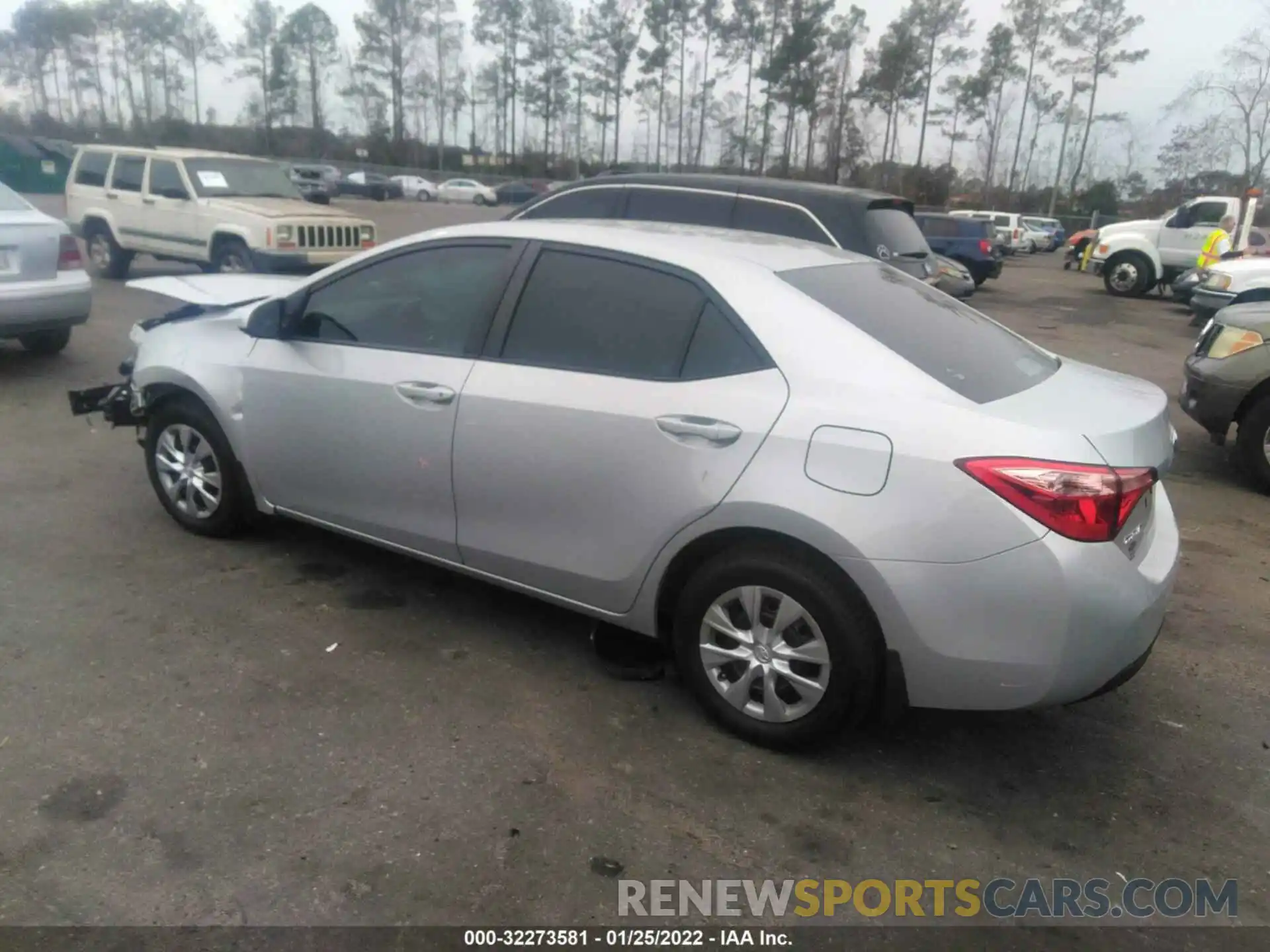 3 Photograph of a damaged car 2T1BURHE6KC226859 TOYOTA COROLLA 2019