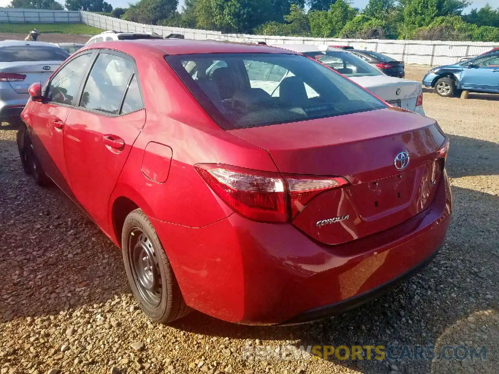 3 Photograph of a damaged car 2T1BURHE6KC227929 TOYOTA COROLLA 2019