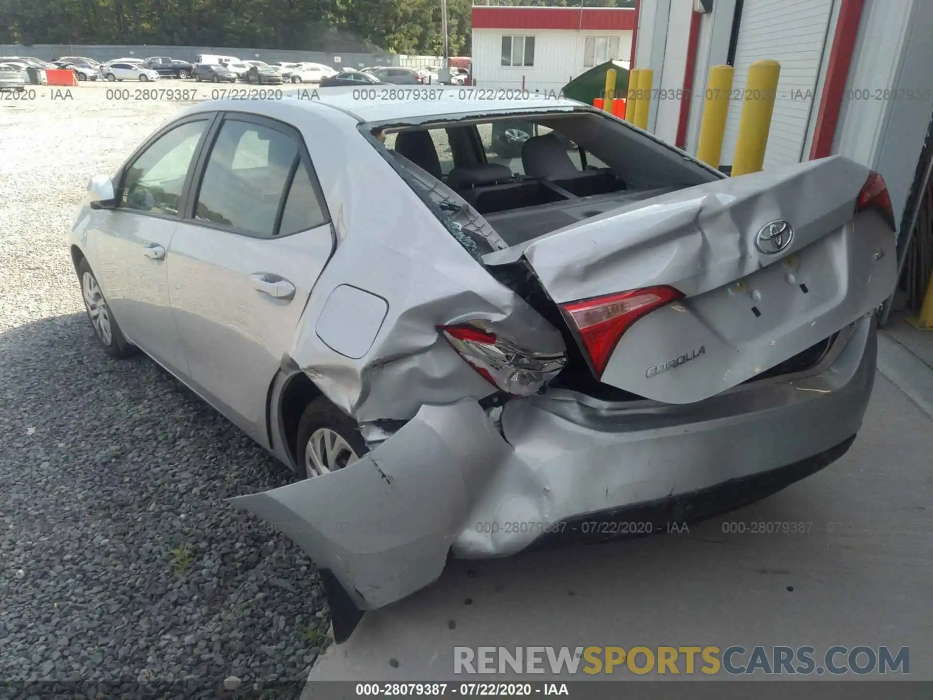 3 Photograph of a damaged car 2T1BURHE6KC228482 TOYOTA COROLLA 2019