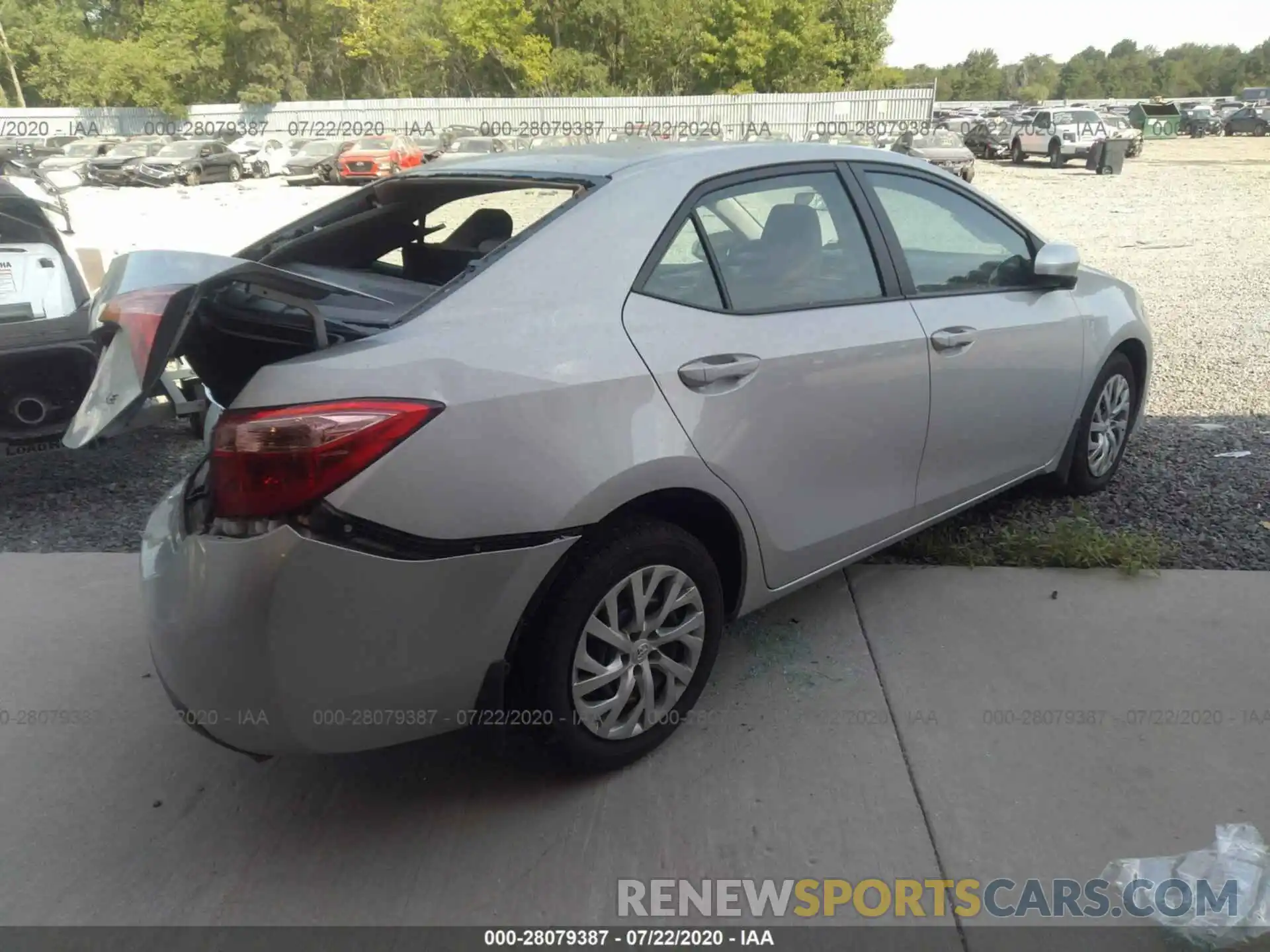 4 Photograph of a damaged car 2T1BURHE6KC228482 TOYOTA COROLLA 2019