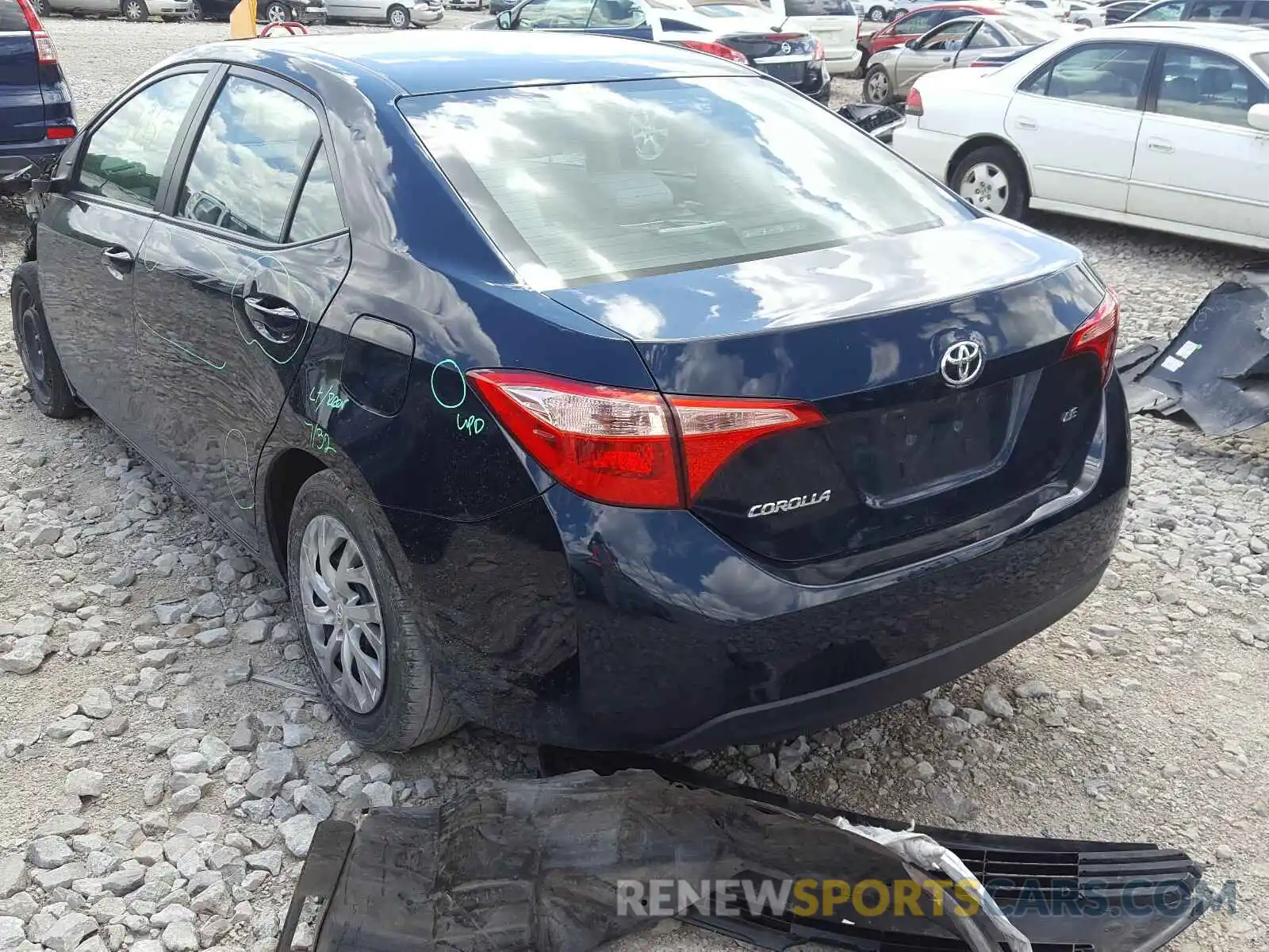 3 Photograph of a damaged car 2T1BURHE6KC230751 TOYOTA COROLLA 2019