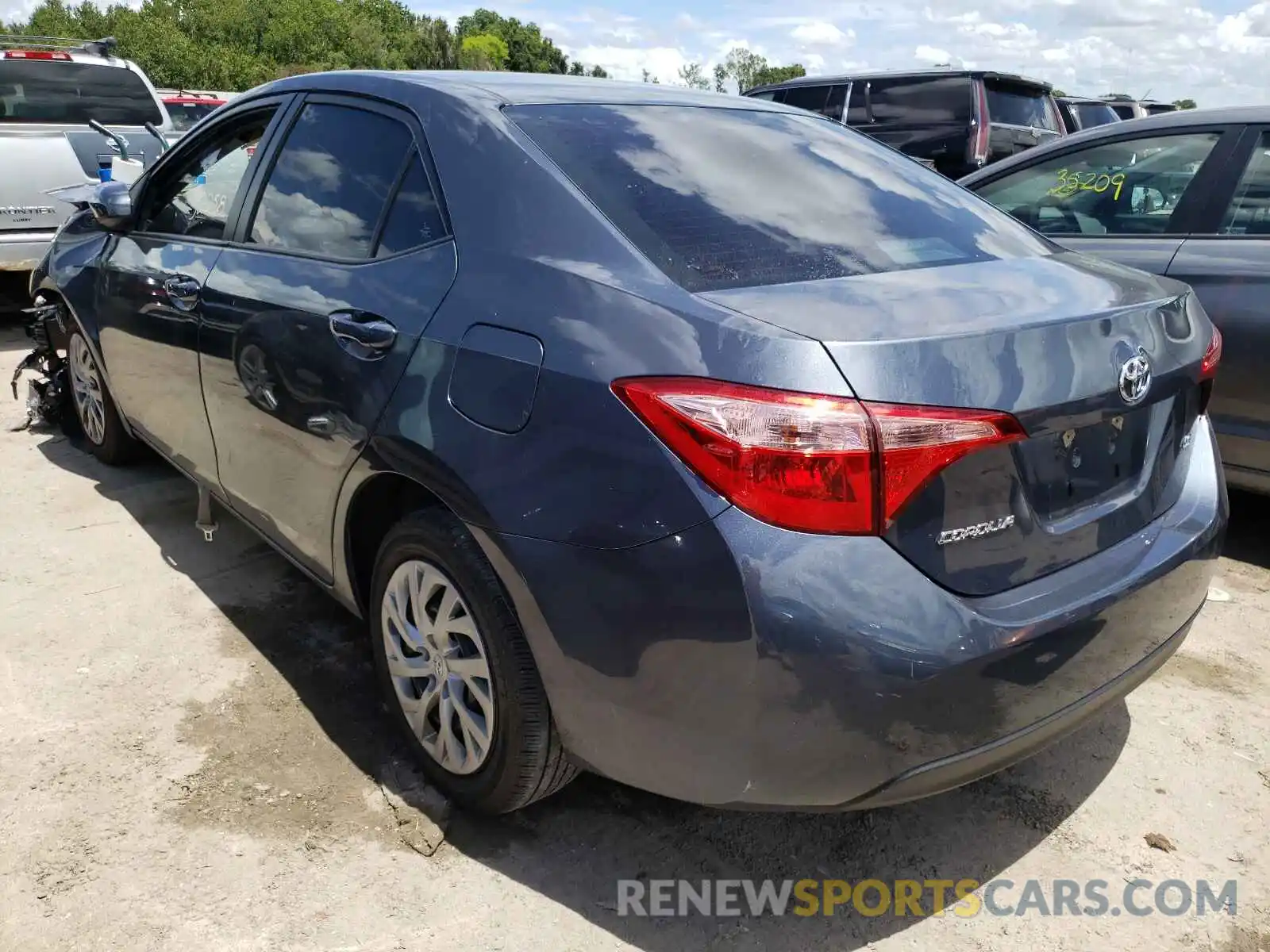 3 Photograph of a damaged car 2T1BURHE6KC232371 TOYOTA COROLLA 2019