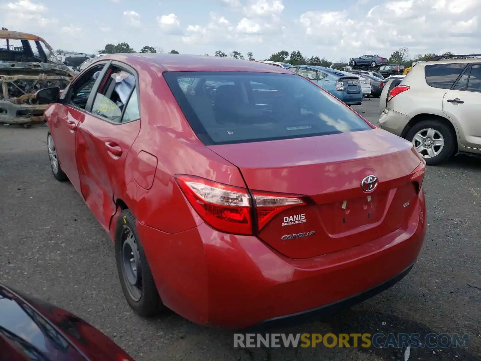 3 Photograph of a damaged car 2T1BURHE6KC232824 TOYOTA COROLLA 2019