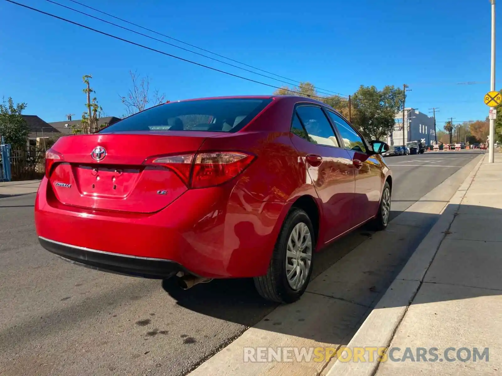 4 Photograph of a damaged car 2T1BURHE6KC233133 TOYOTA COROLLA 2019