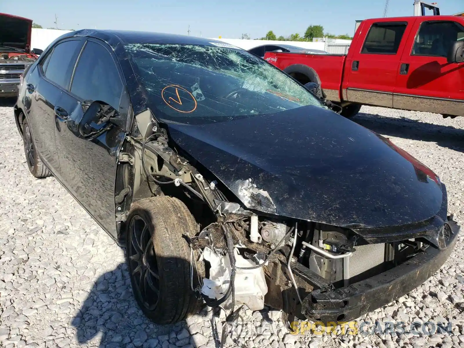 1 Photograph of a damaged car 2T1BURHE6KC233231 TOYOTA COROLLA 2019