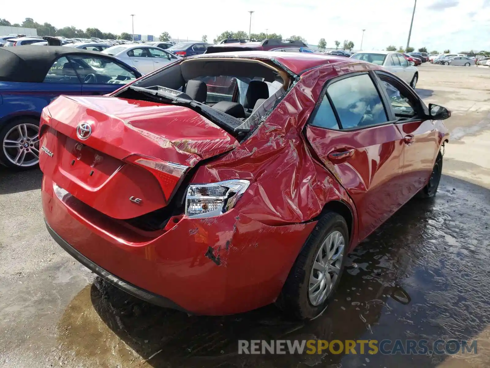 4 Photograph of a damaged car 2T1BURHE6KC233441 TOYOTA COROLLA 2019