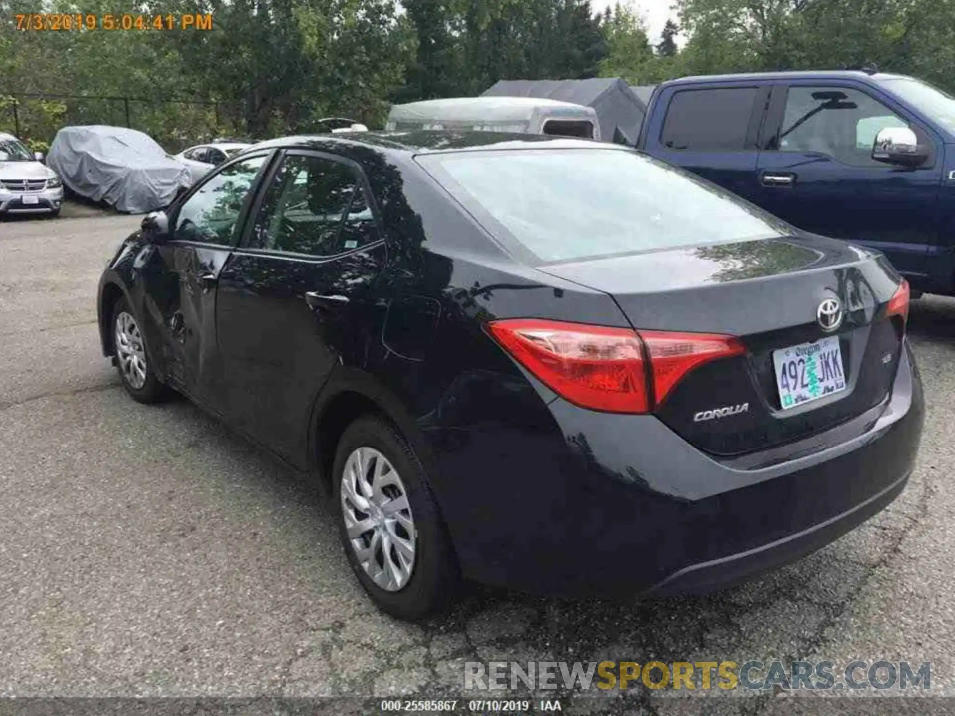 16 Photograph of a damaged car 2T1BURHE6KC233861 TOYOTA COROLLA 2019