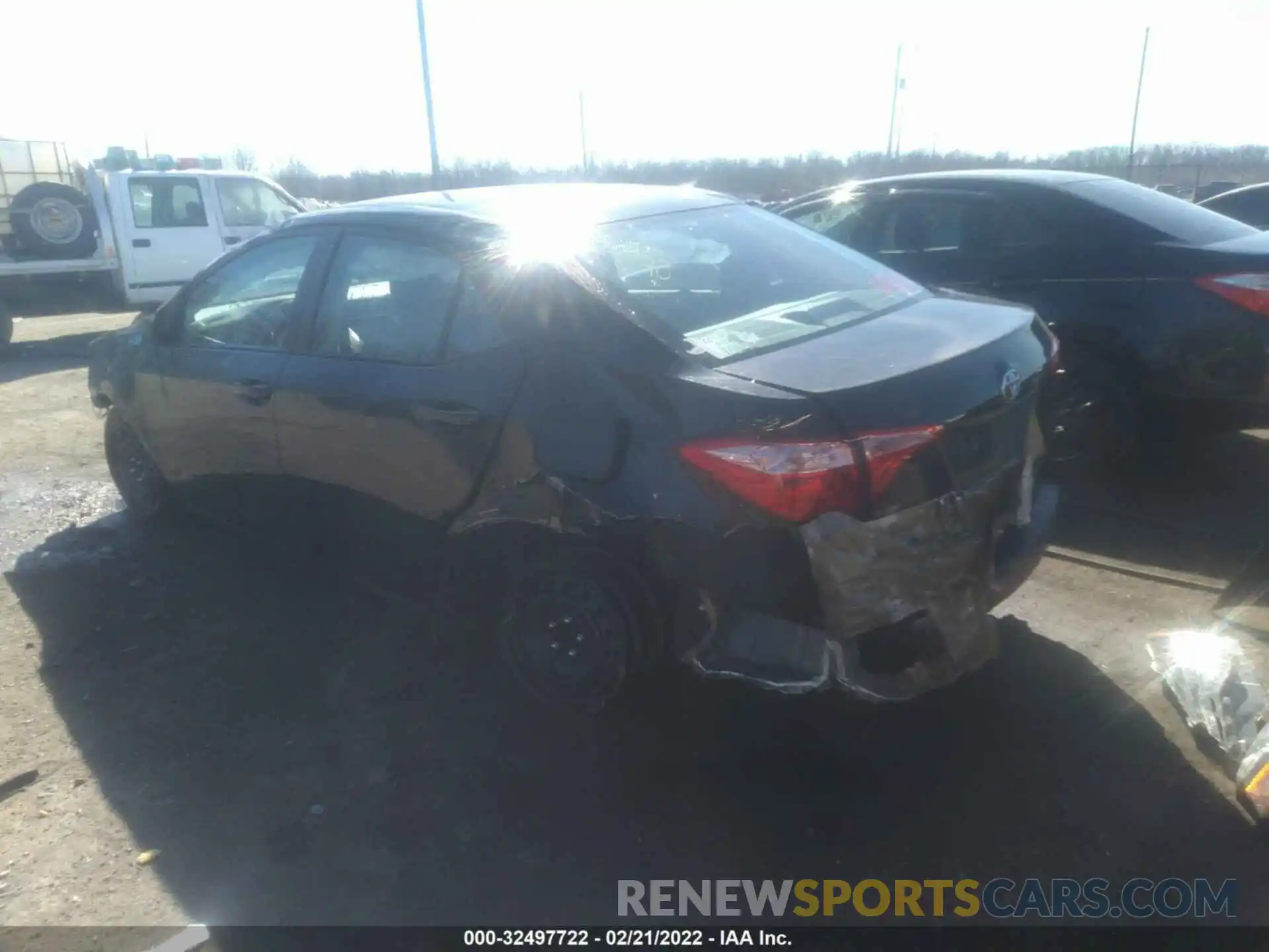 3 Photograph of a damaged car 2T1BURHE6KC234489 TOYOTA COROLLA 2019