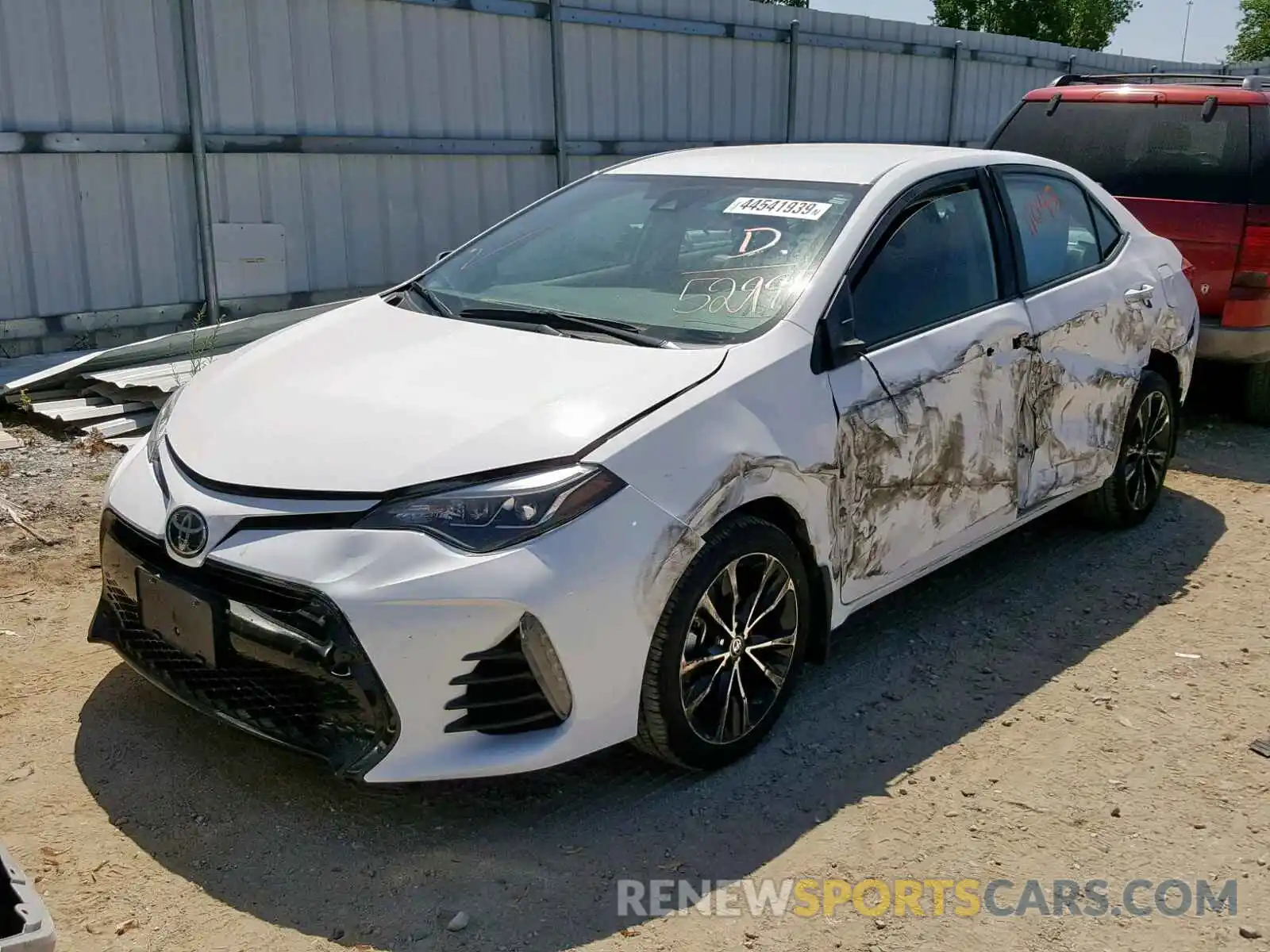 2 Фотография поврежденного автомобиля 2T1BURHE6KC235299 TOYOTA COROLLA 2019