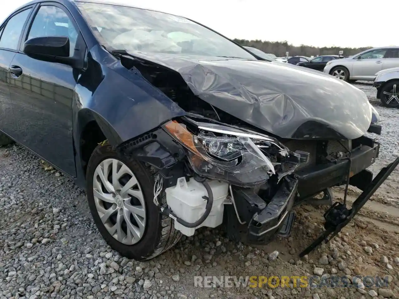 9 Photograph of a damaged car 2T1BURHE6KC236291 TOYOTA COROLLA 2019