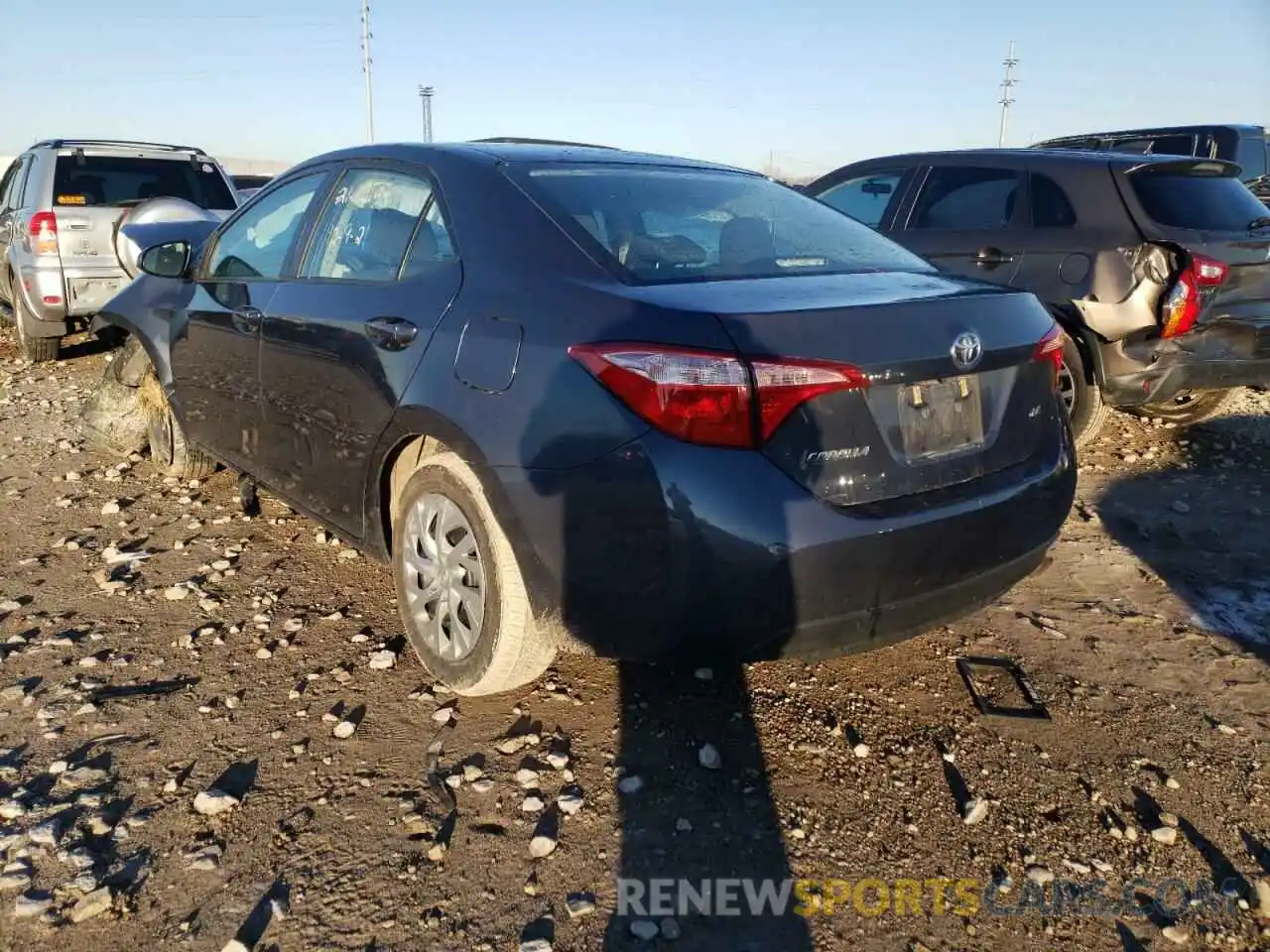 3 Photograph of a damaged car 2T1BURHE6KC236758 TOYOTA COROLLA 2019