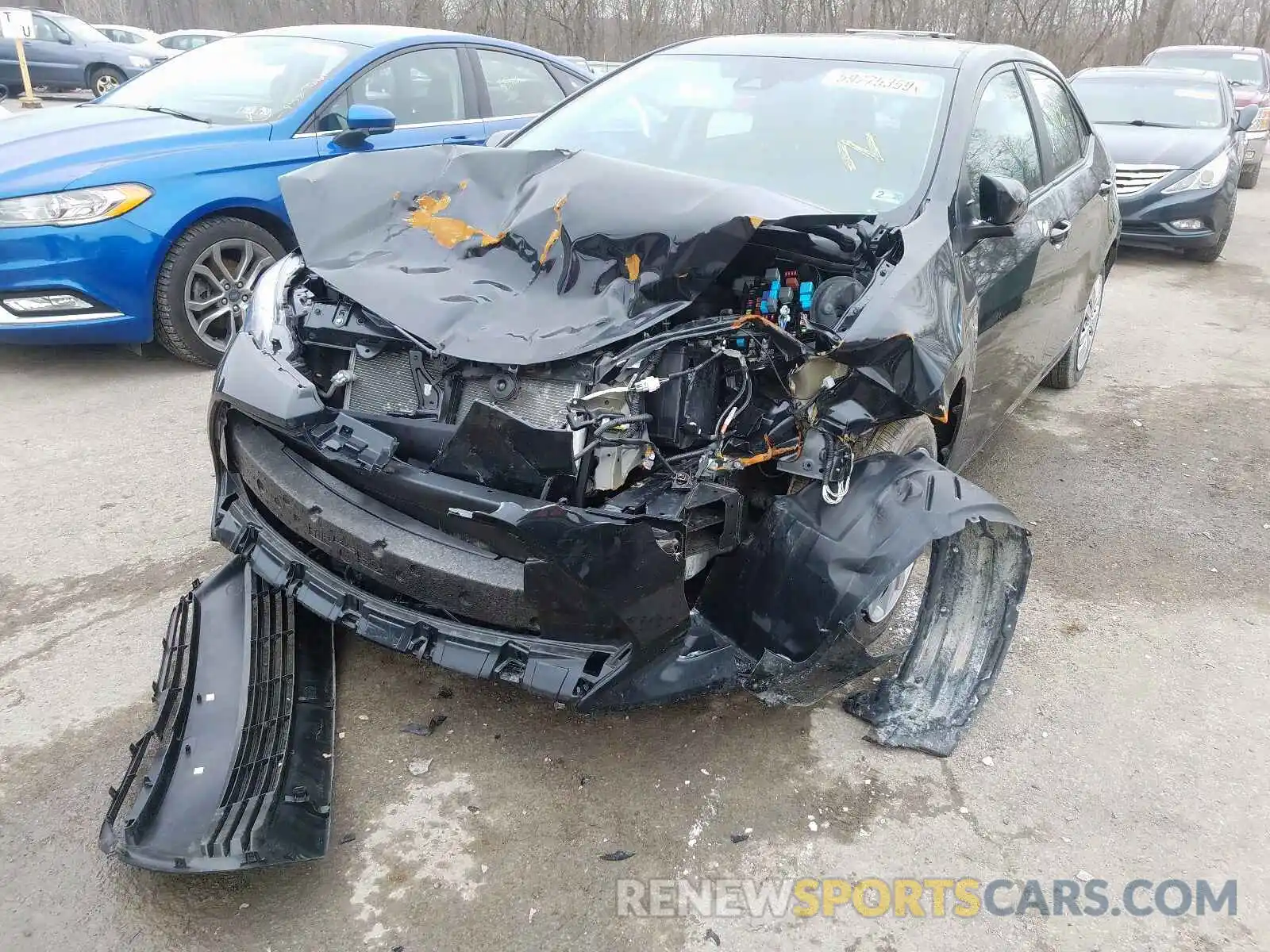 2 Фотография поврежденного автомобиля 2T1BURHE6KC238185 TOYOTA COROLLA 2019