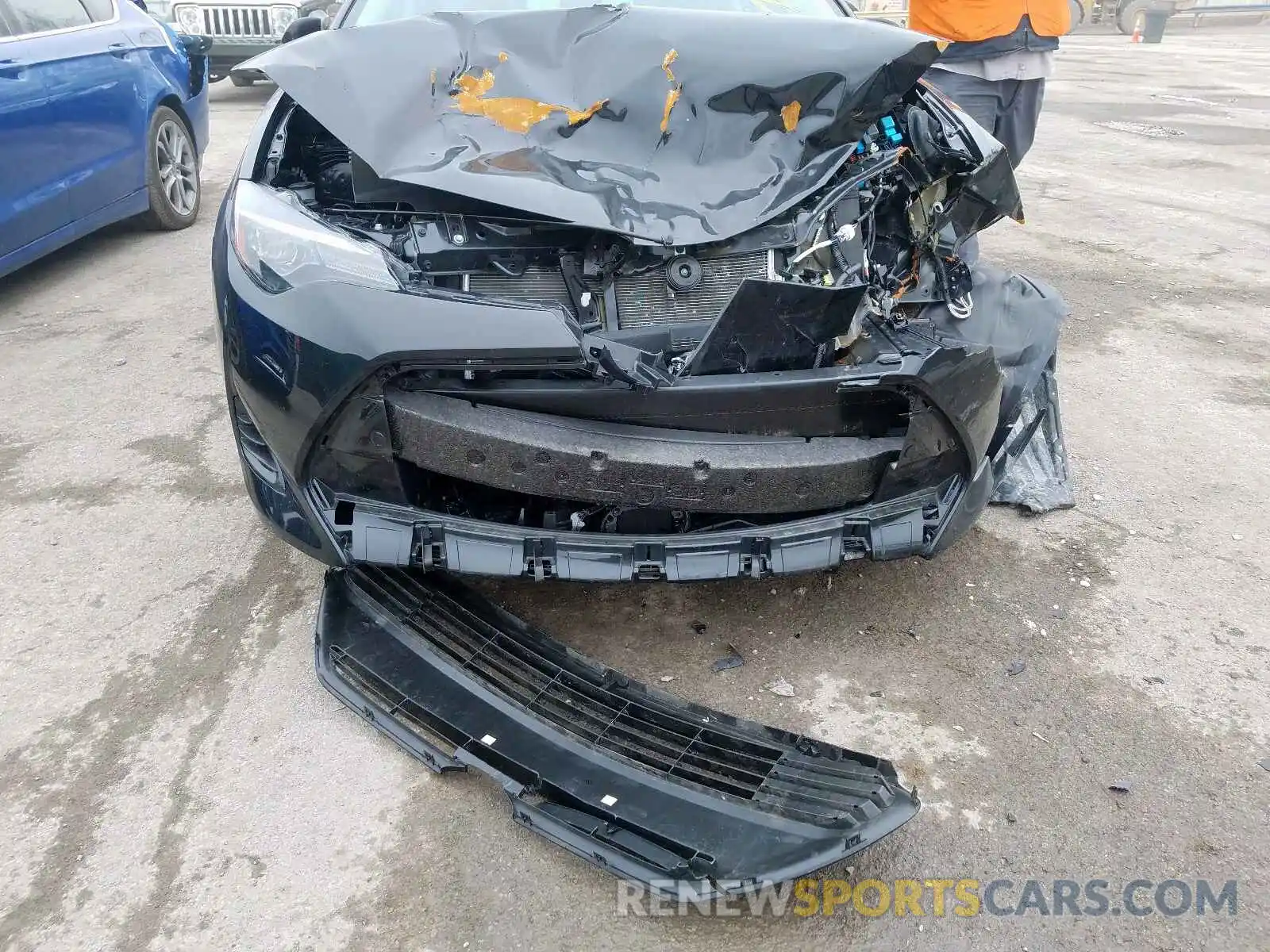 9 Photograph of a damaged car 2T1BURHE6KC238185 TOYOTA COROLLA 2019