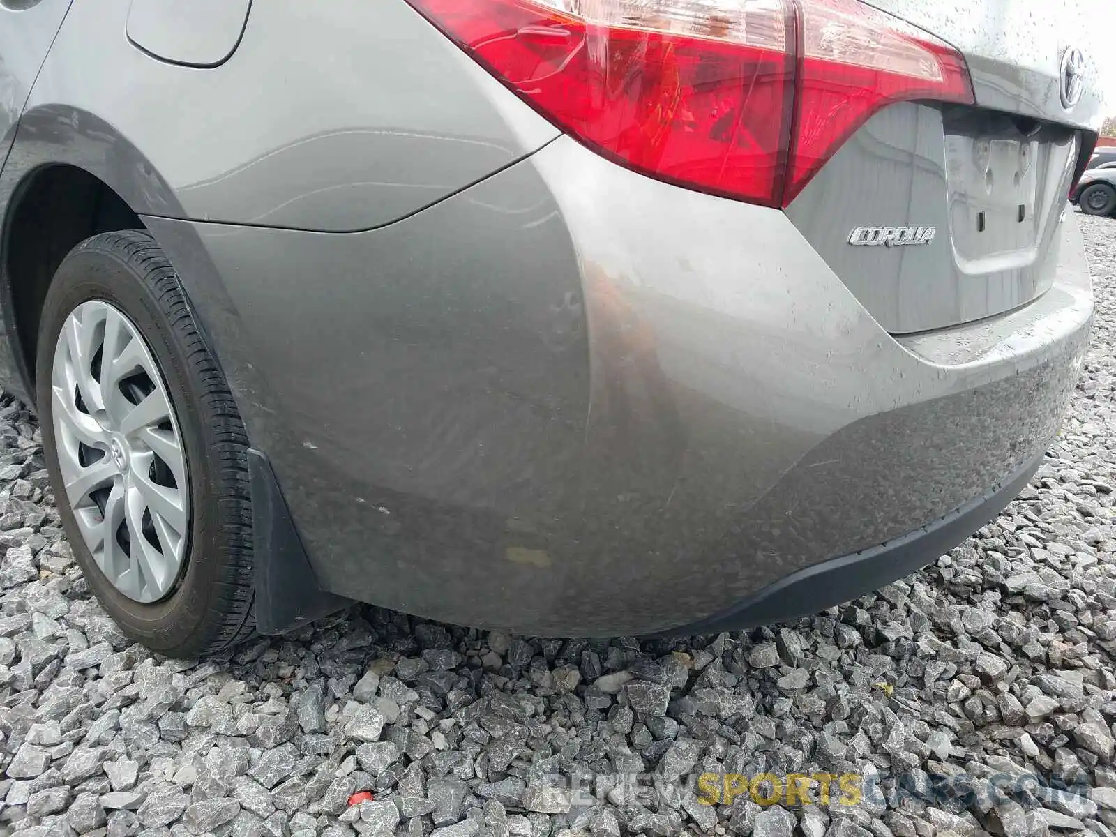 9 Photograph of a damaged car 2T1BURHE6KC238414 TOYOTA COROLLA 2019