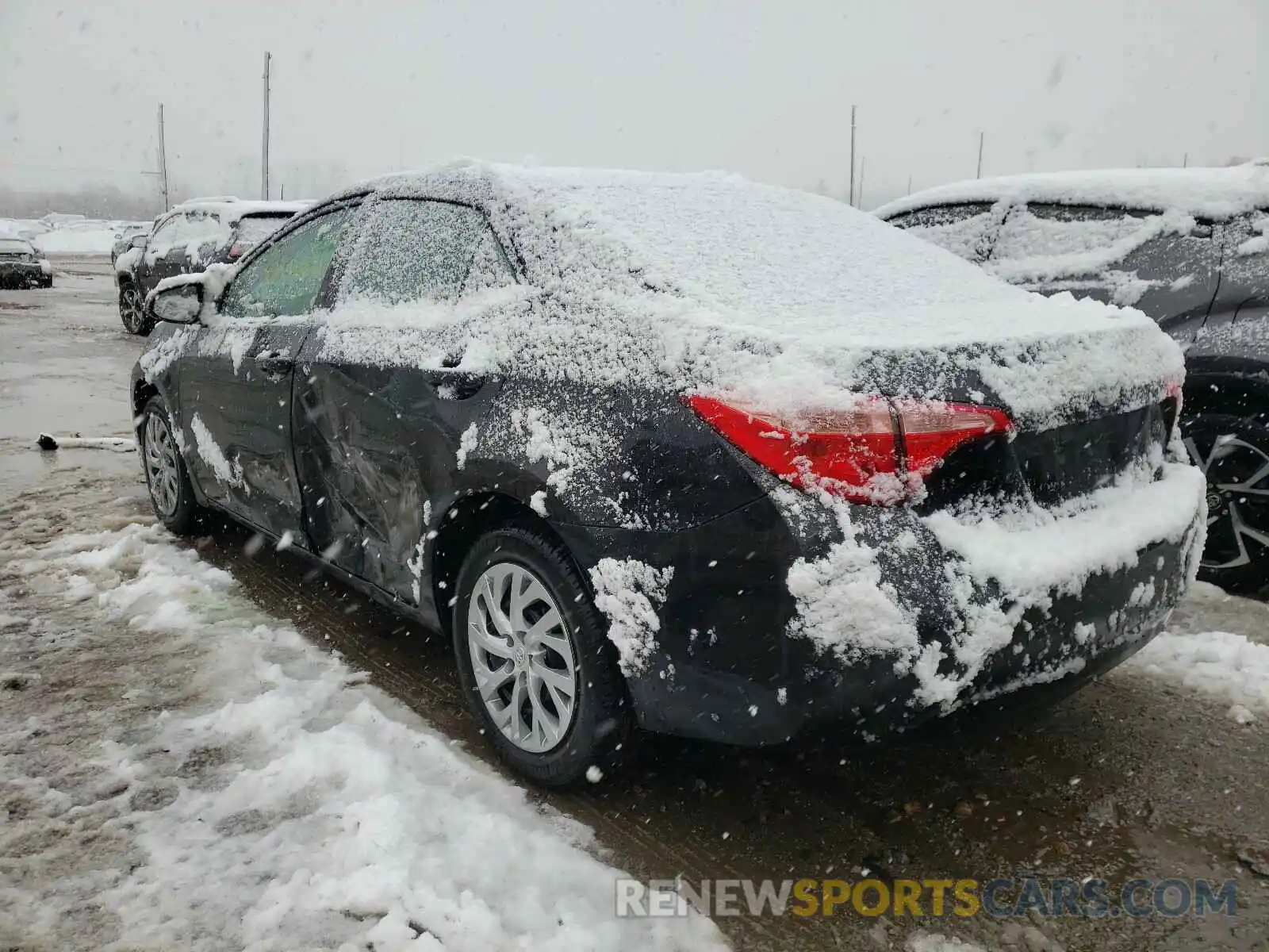 3 Photograph of a damaged car 2T1BURHE6KC238672 TOYOTA COROLLA 2019