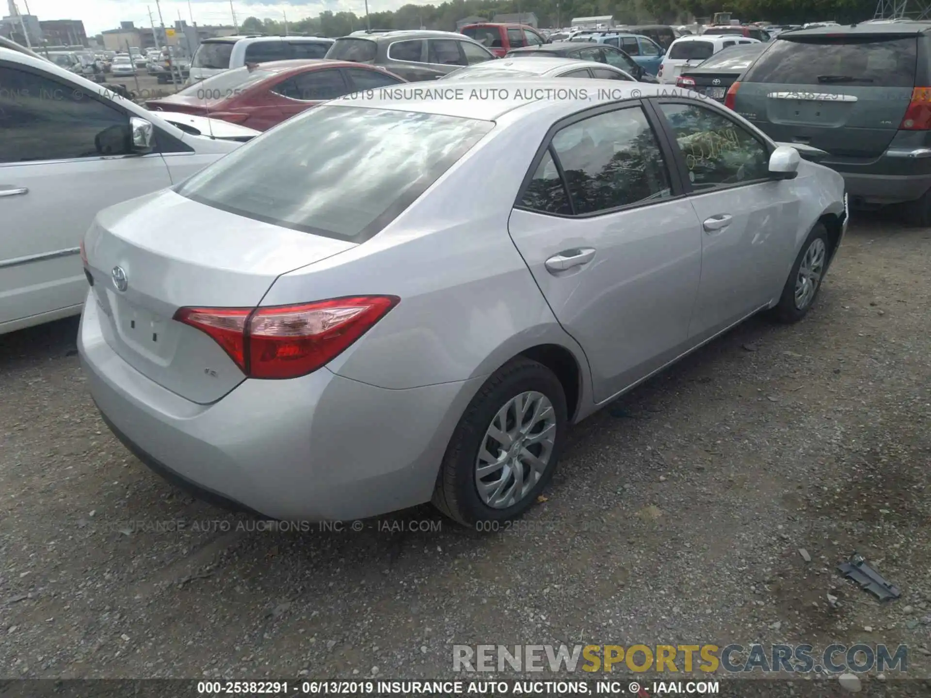 4 Photograph of a damaged car 2T1BURHE6KC238879 TOYOTA COROLLA 2019