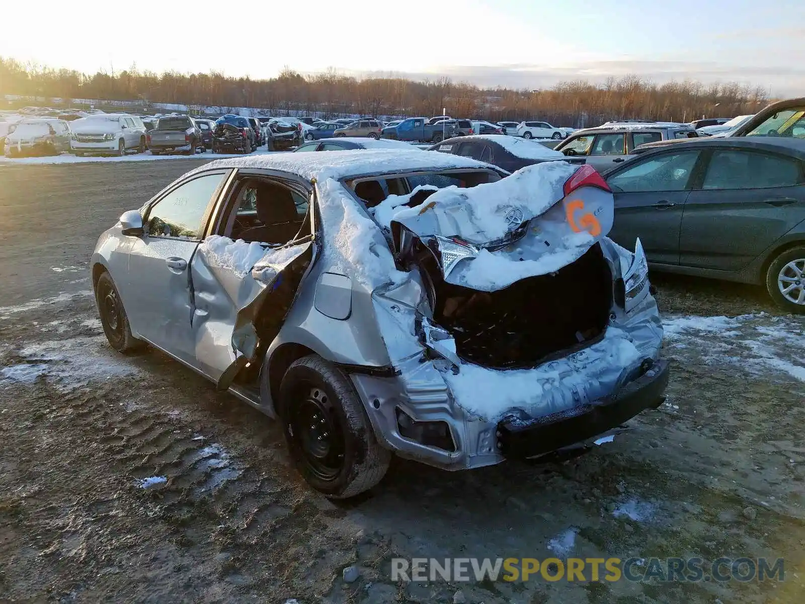 3 Photograph of a damaged car 2T1BURHE6KC238963 TOYOTA COROLLA 2019