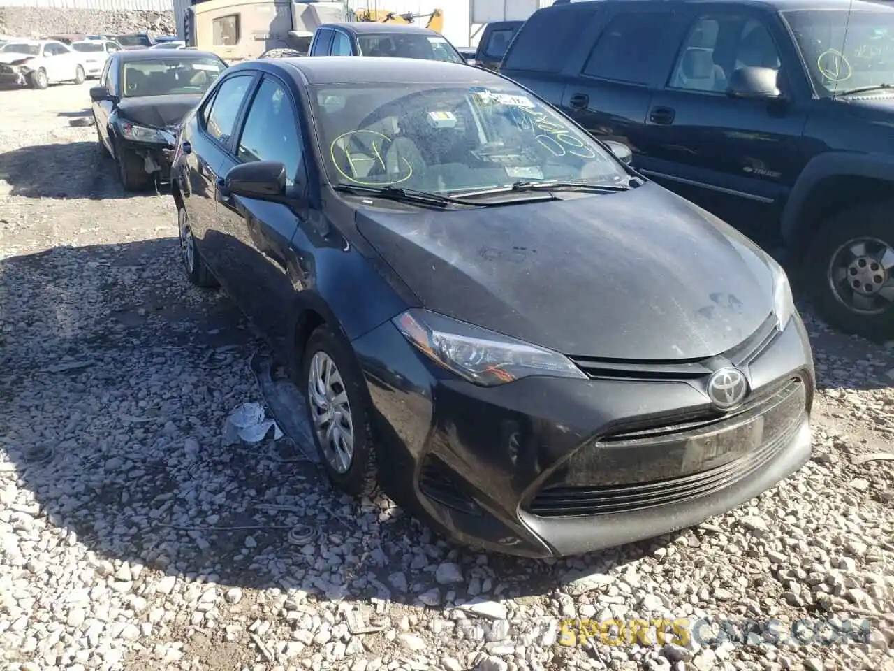 1 Photograph of a damaged car 2T1BURHE6KC239384 TOYOTA COROLLA 2019