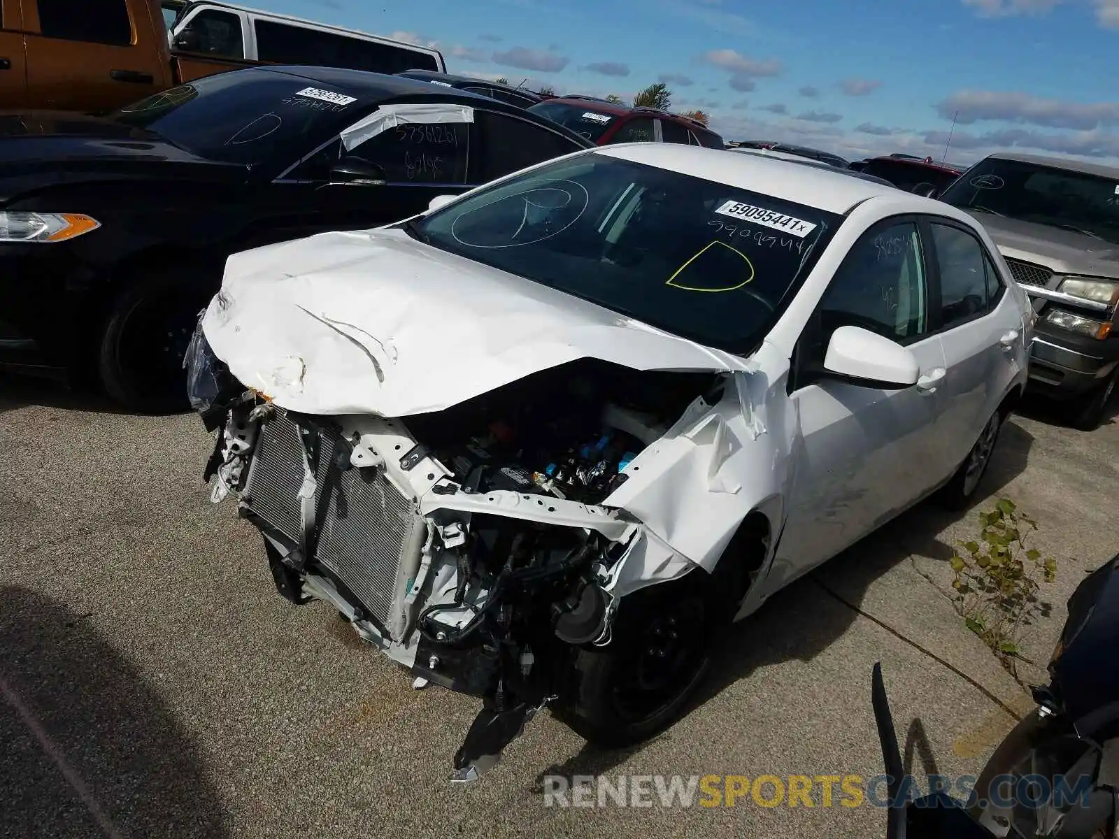 2 Photograph of a damaged car 2T1BURHE6KC239613 TOYOTA COROLLA 2019