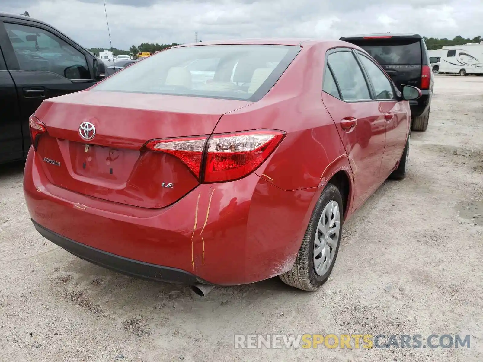 4 Photograph of a damaged car 2T1BURHE6KC239661 TOYOTA COROLLA 2019