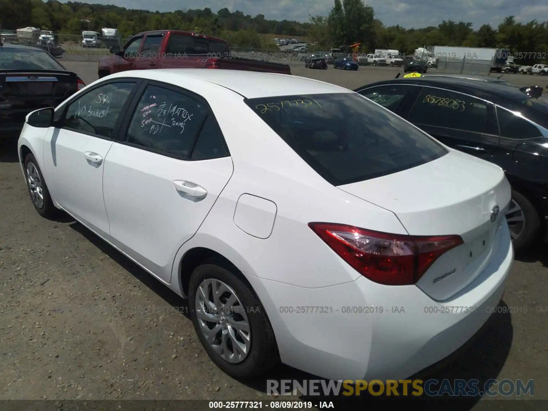 3 Photograph of a damaged car 2T1BURHE6KC240177 TOYOTA COROLLA 2019