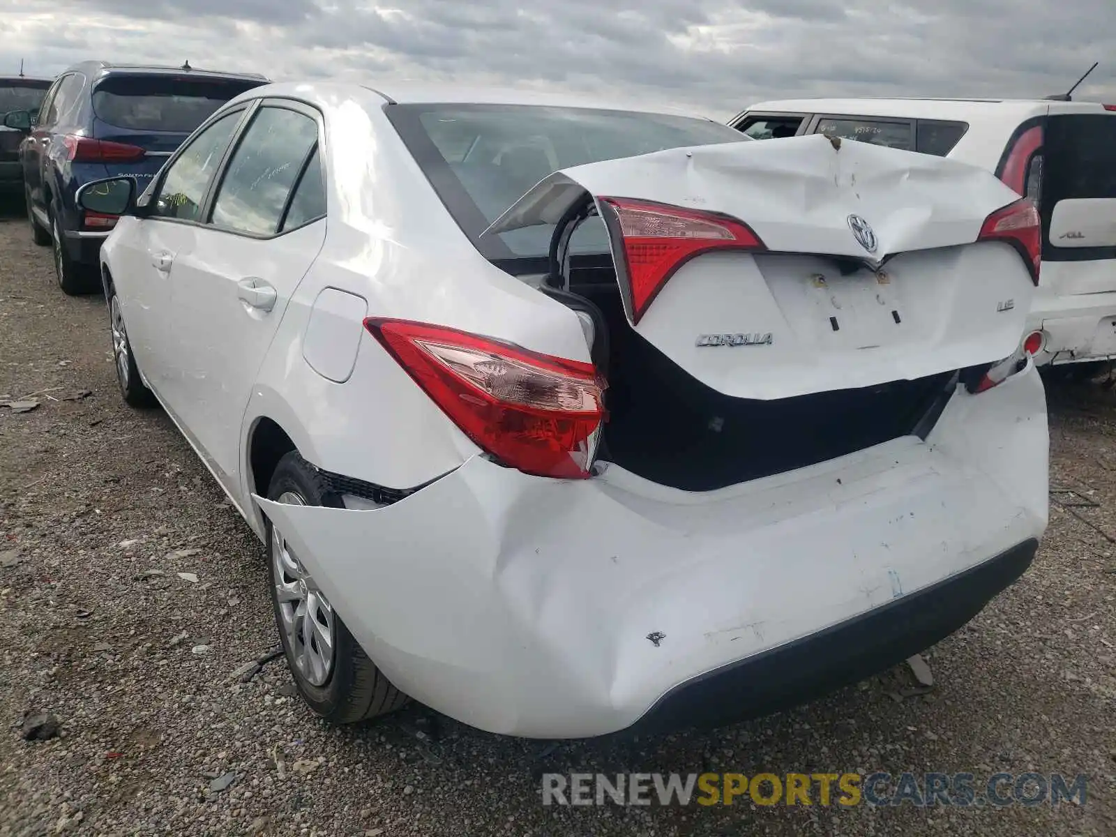 3 Photograph of a damaged car 2T1BURHE6KC240650 TOYOTA COROLLA 2019