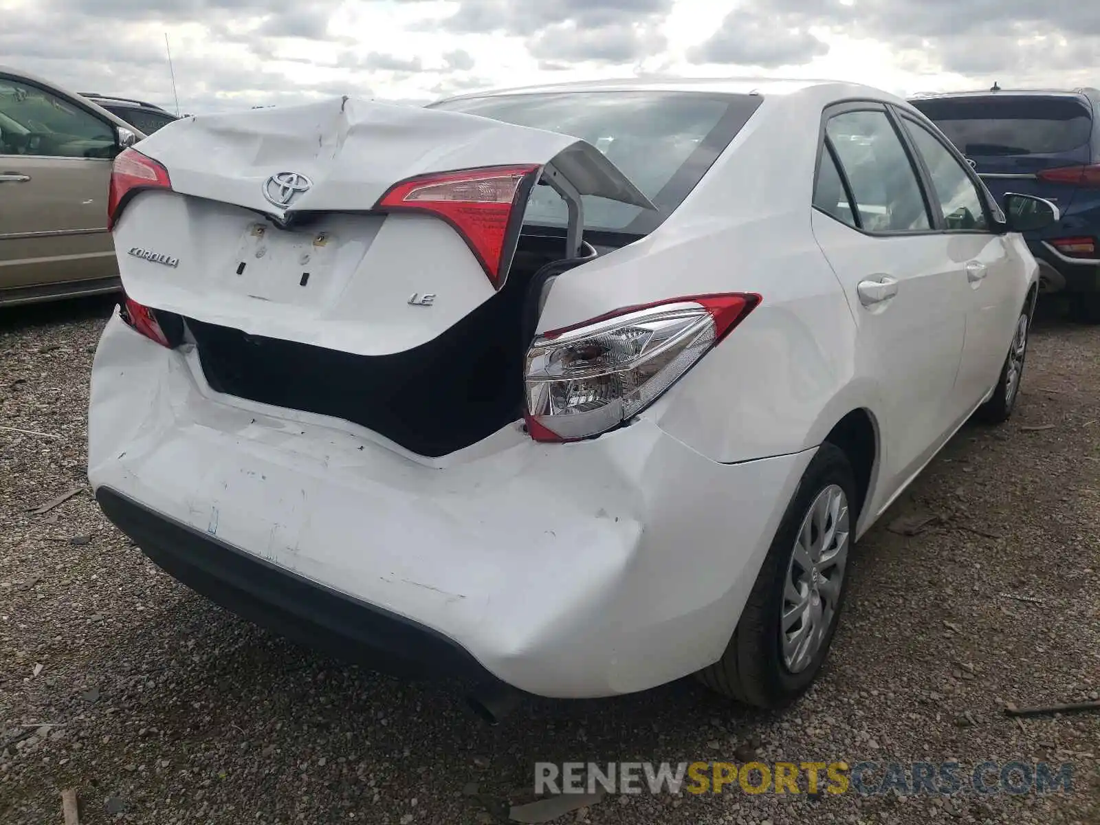 4 Photograph of a damaged car 2T1BURHE6KC240650 TOYOTA COROLLA 2019