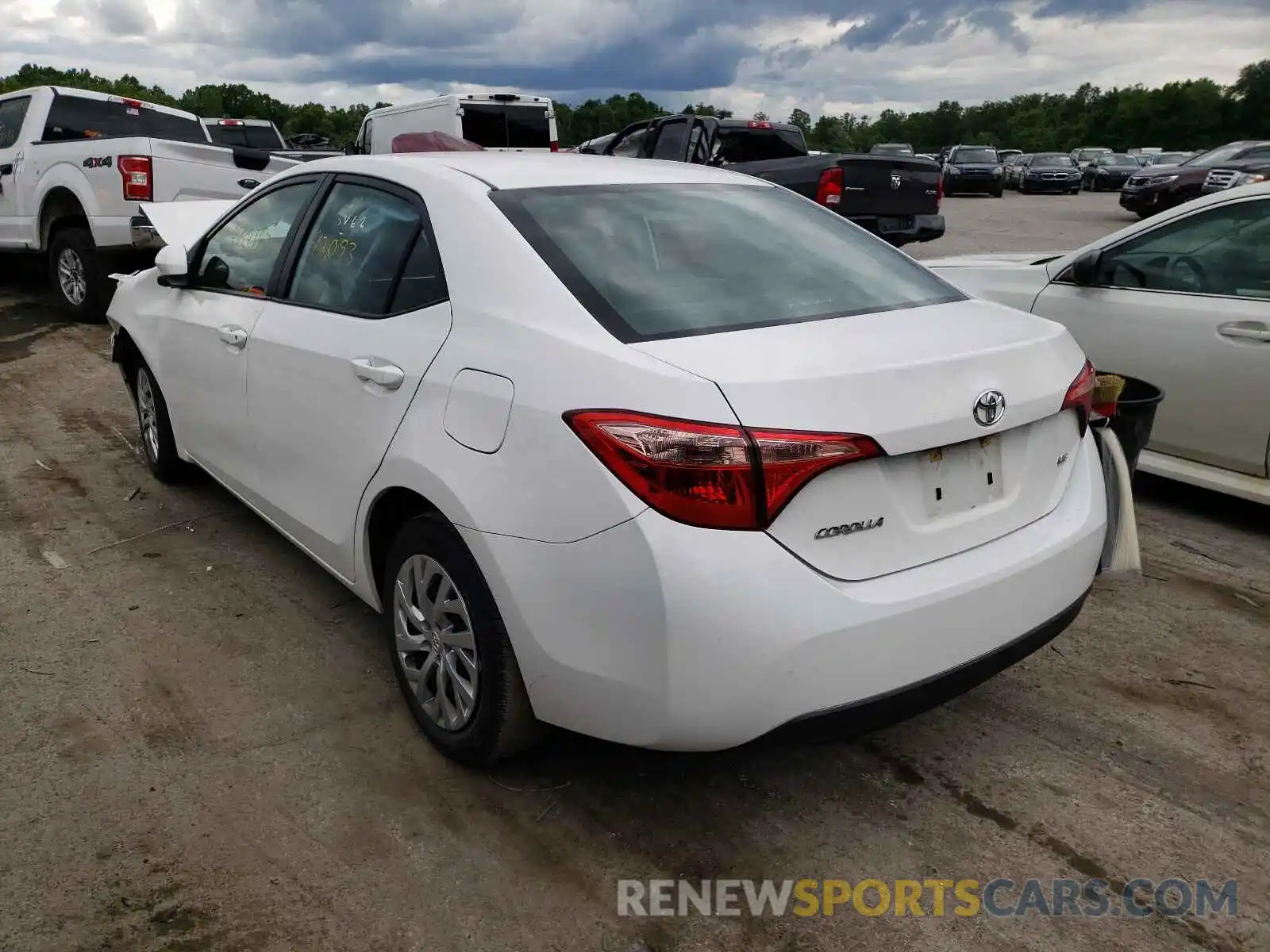 3 Photograph of a damaged car 2T1BURHE6KC240826 TOYOTA COROLLA 2019