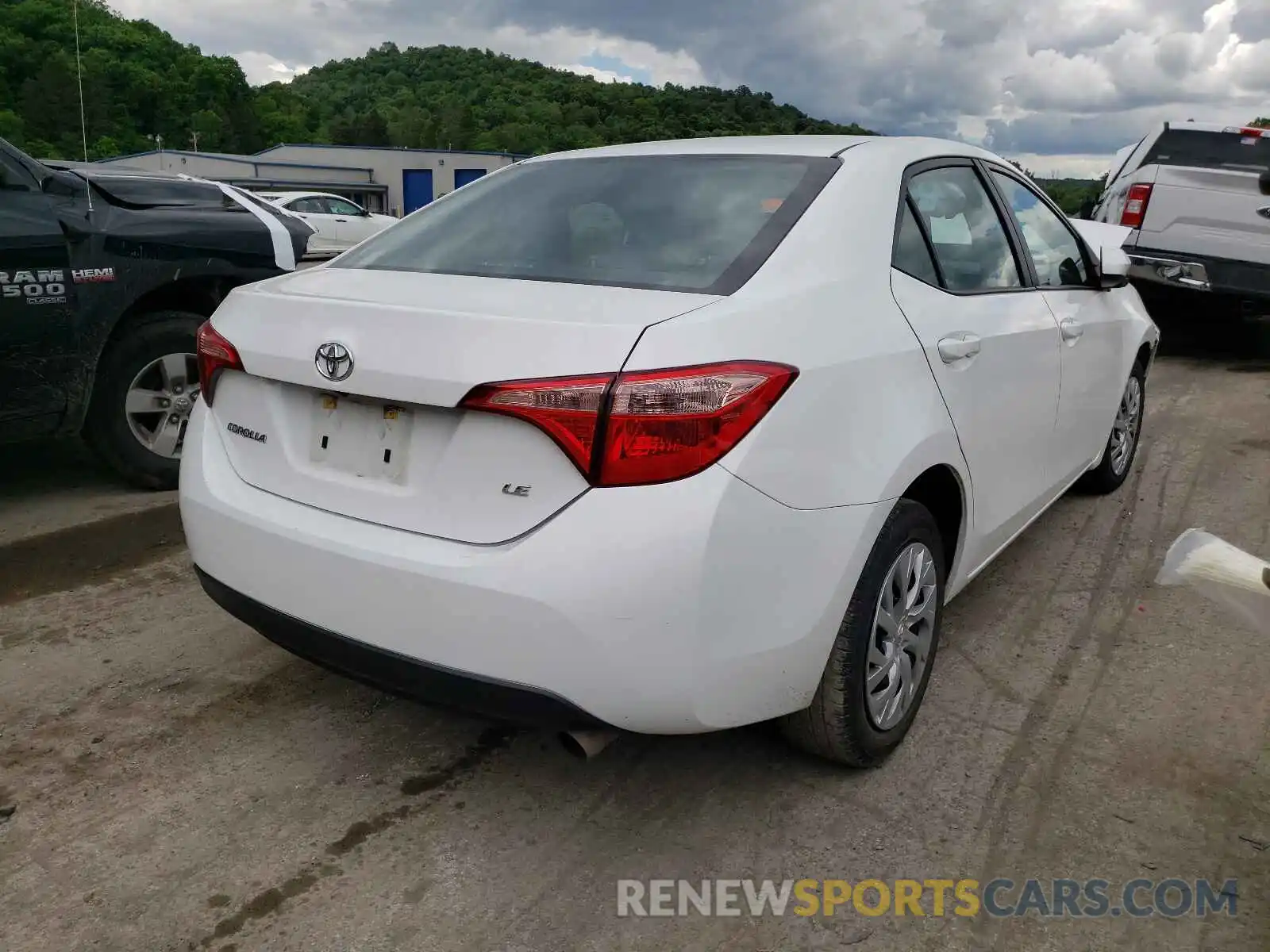 4 Photograph of a damaged car 2T1BURHE6KC240826 TOYOTA COROLLA 2019