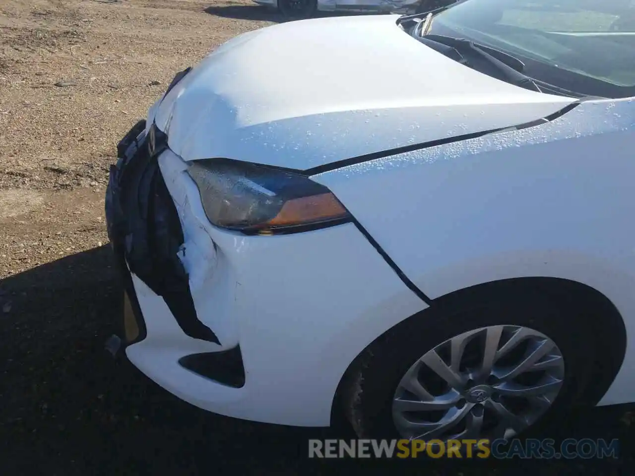 9 Photograph of a damaged car 2T1BURHE6KC240843 TOYOTA COROLLA 2019